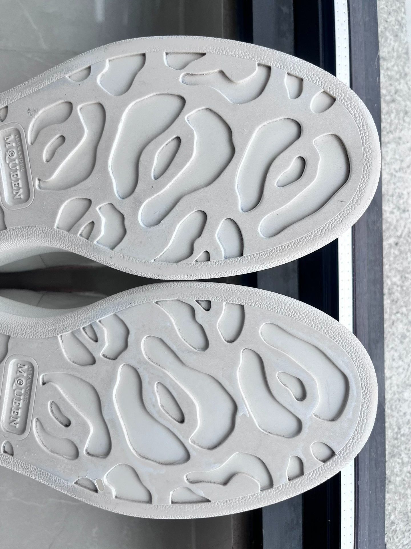 Alexander McQueen Alexander McQueen White Lowtop Sneakers it_39 Women Size US 9 / IT 39 - 8 Thumbnail