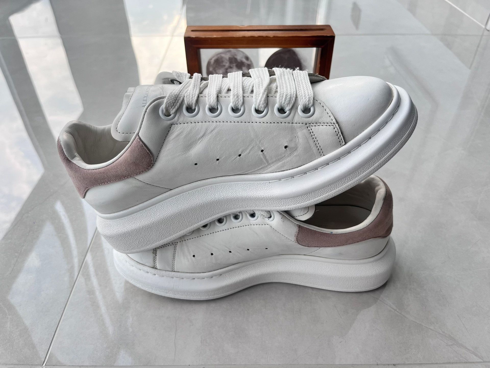 Alexander McQueen Alexander McQueen White Lowtop Sneakers it_39 Women Size US 9 / IT 39 - 3 Thumbnail