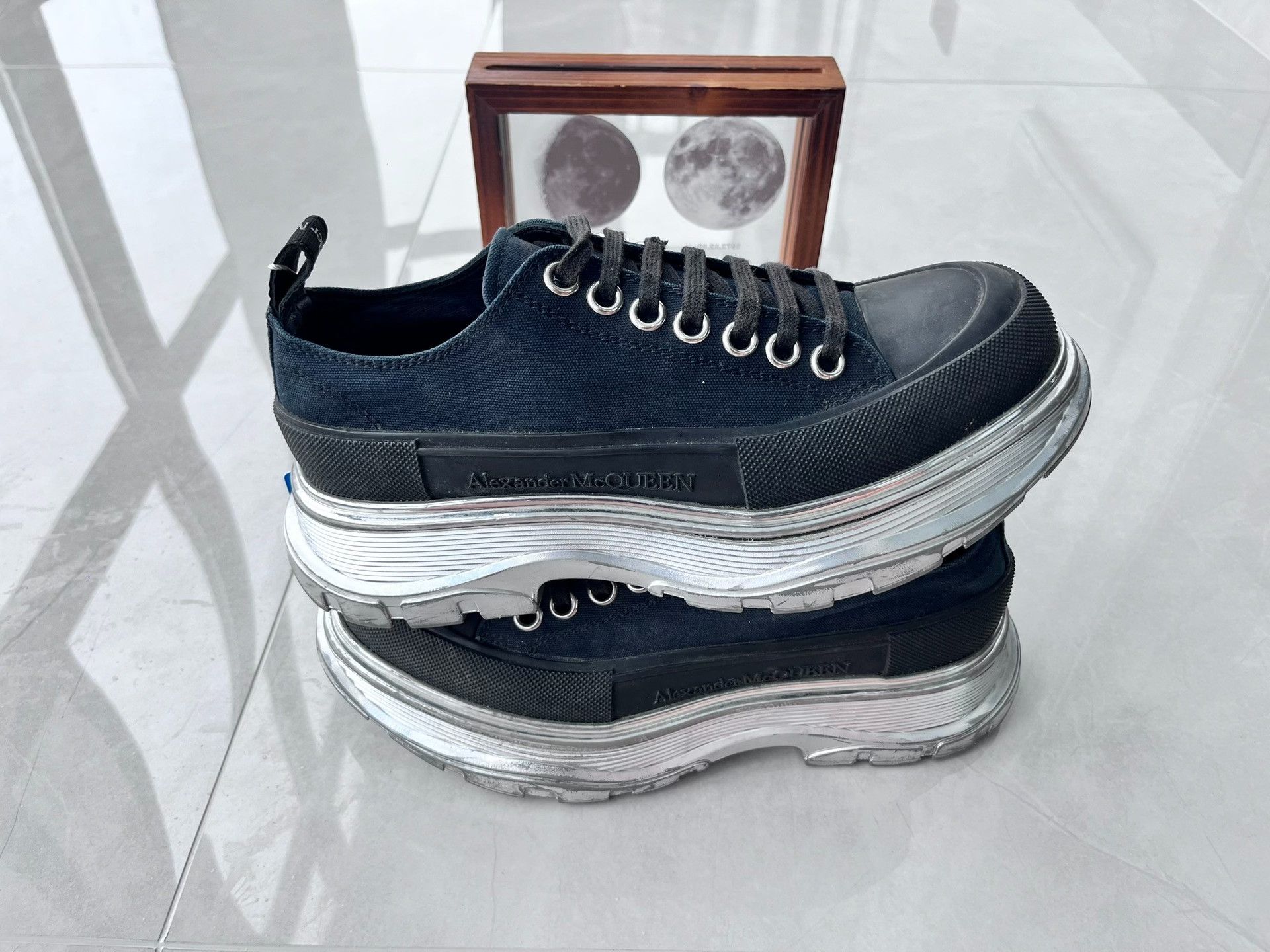 Alexander McQueen Alexander McQueen Black Lowtop Sneakers it_38 Women Size US 8 / IT 38 - 3 Thumbnail