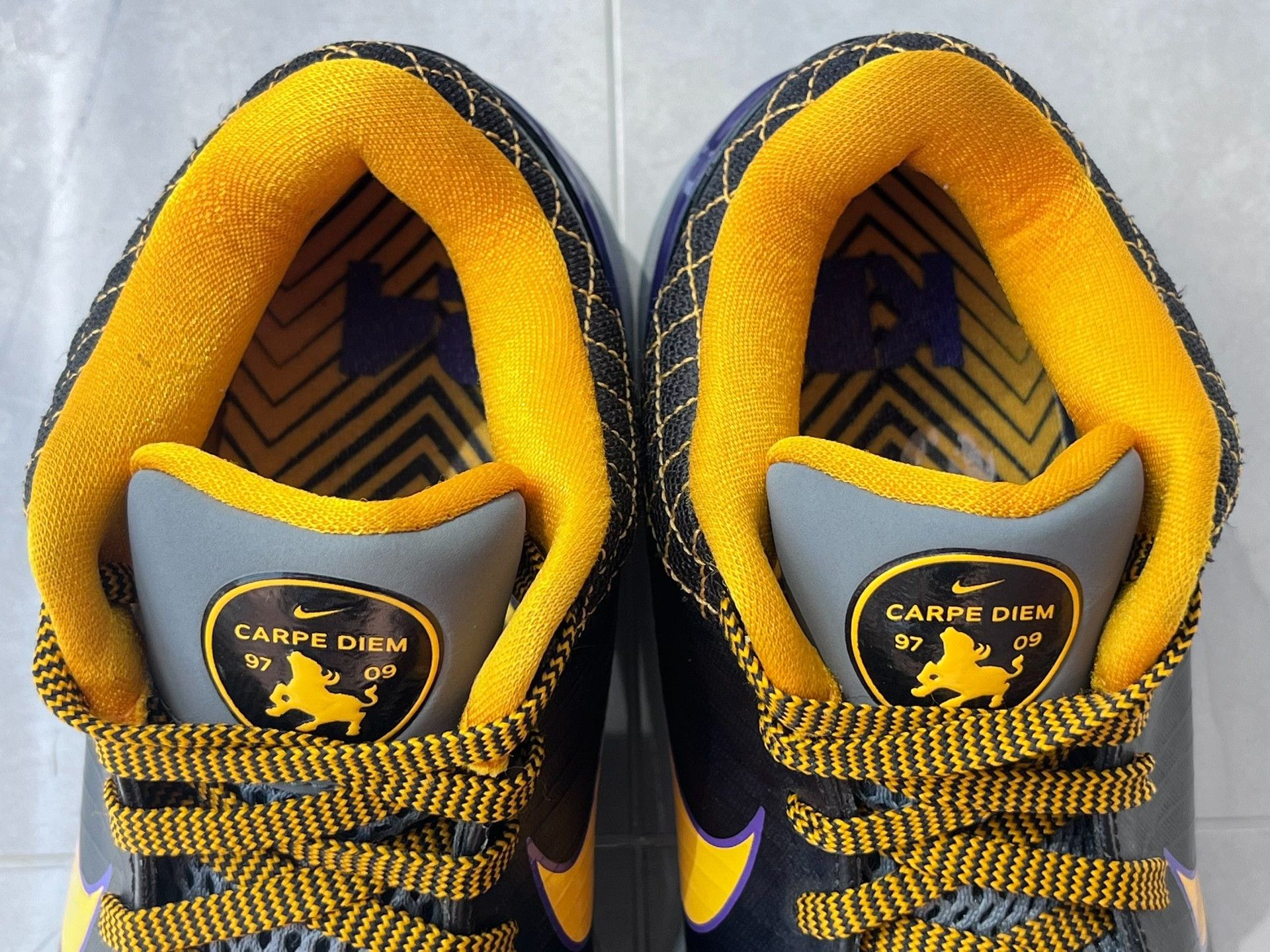 Nike Nike KOBE4 Lowtop Sneakers 9 Men Size US 9 / EU 42 - 6 Thumbnail