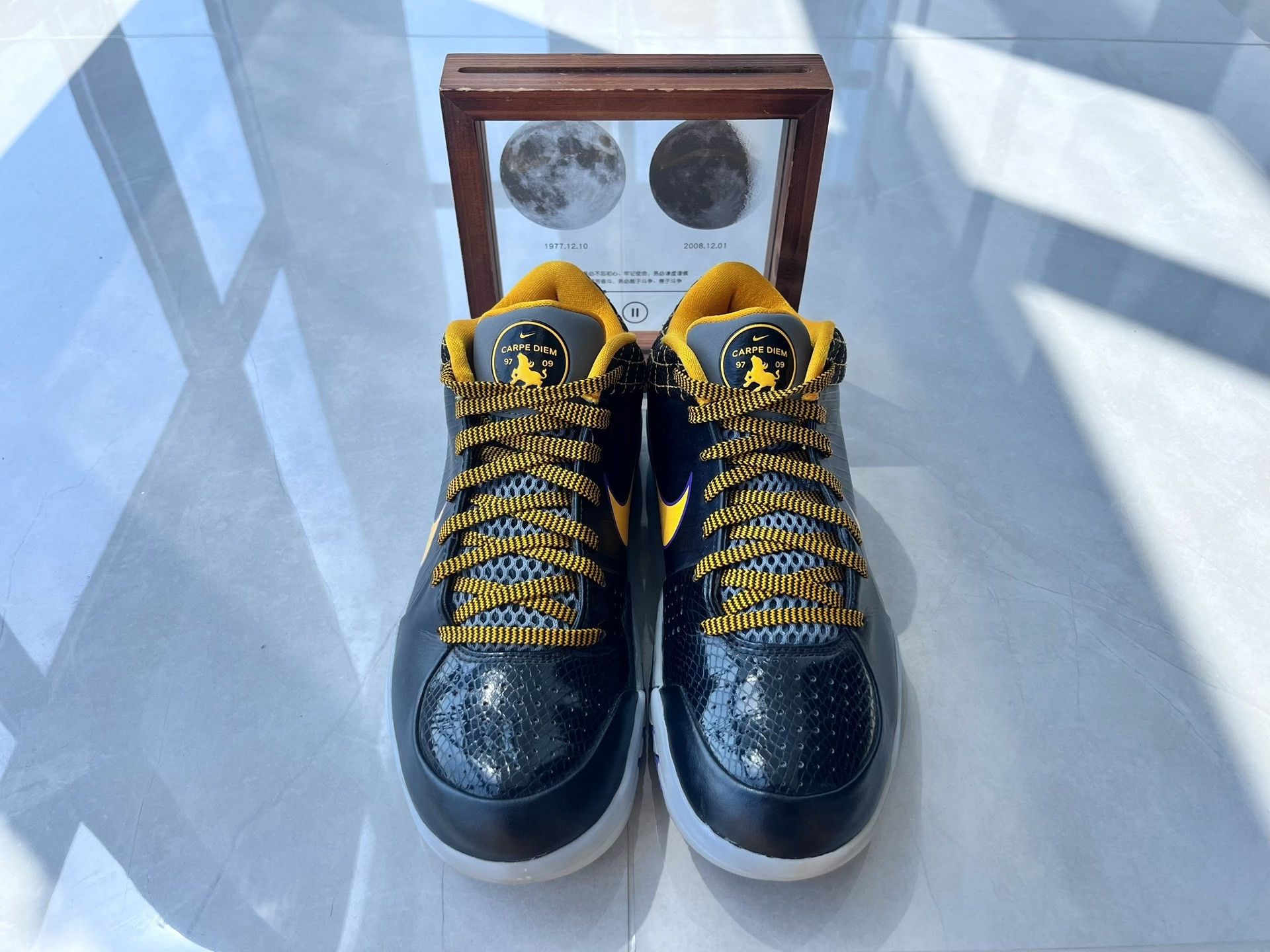 Nike Nike KOBE4 Lowtop Sneakers 9 Men Size US 9 / EU 42 - 4 Thumbnail