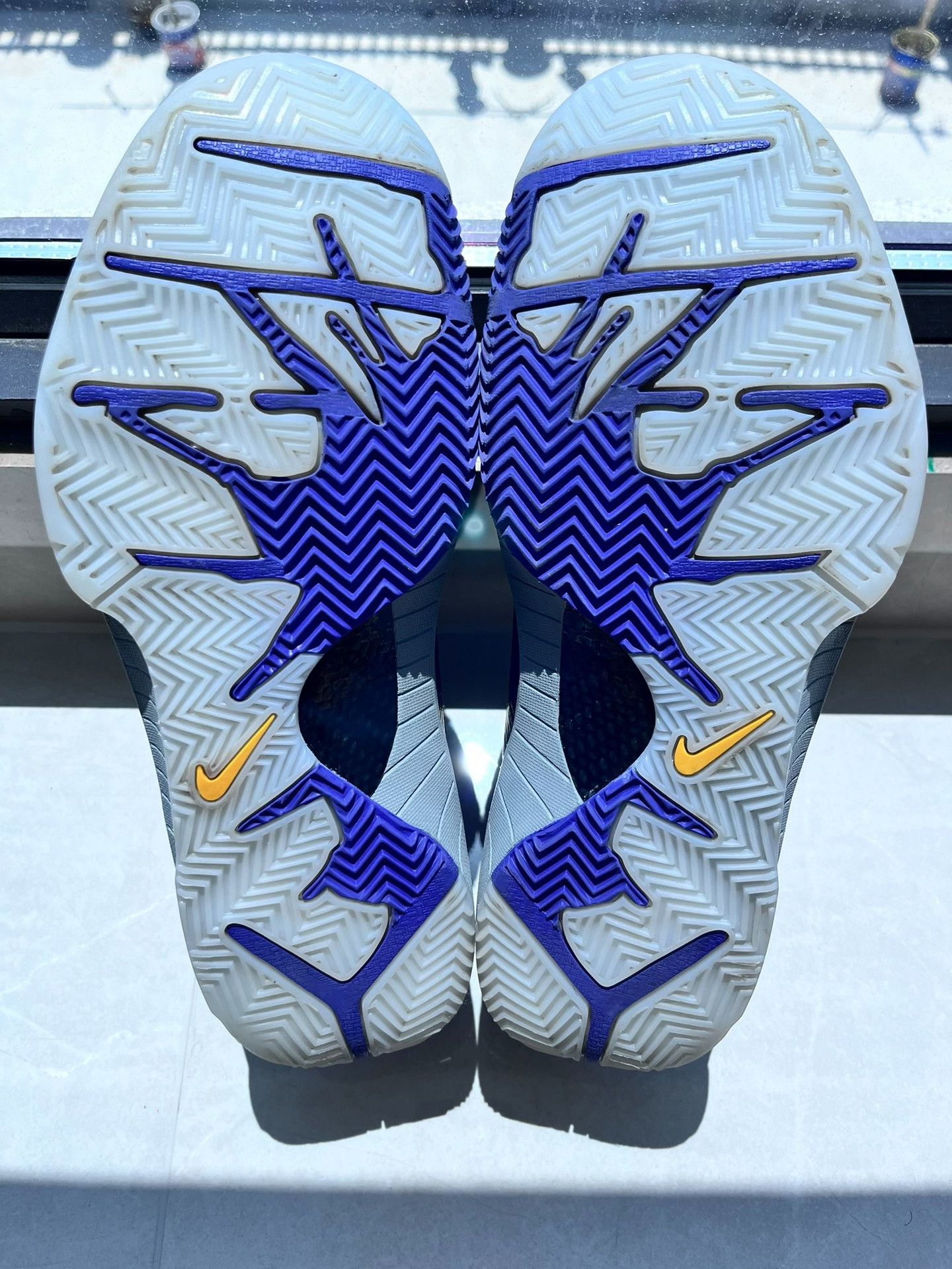 Nike Nike KOBE4 Lowtop Sneakers 9 Men Size US 9 / EU 42 - 7 Thumbnail