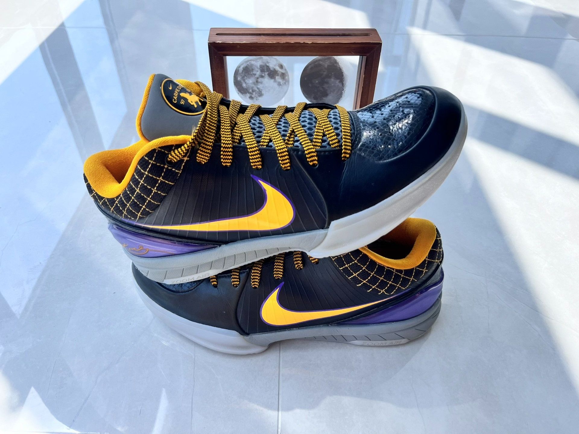 Nike Nike KOBE4 Lowtop Sneakers 9 Men Size US 9 / EU 42 - 2 Thumbnail