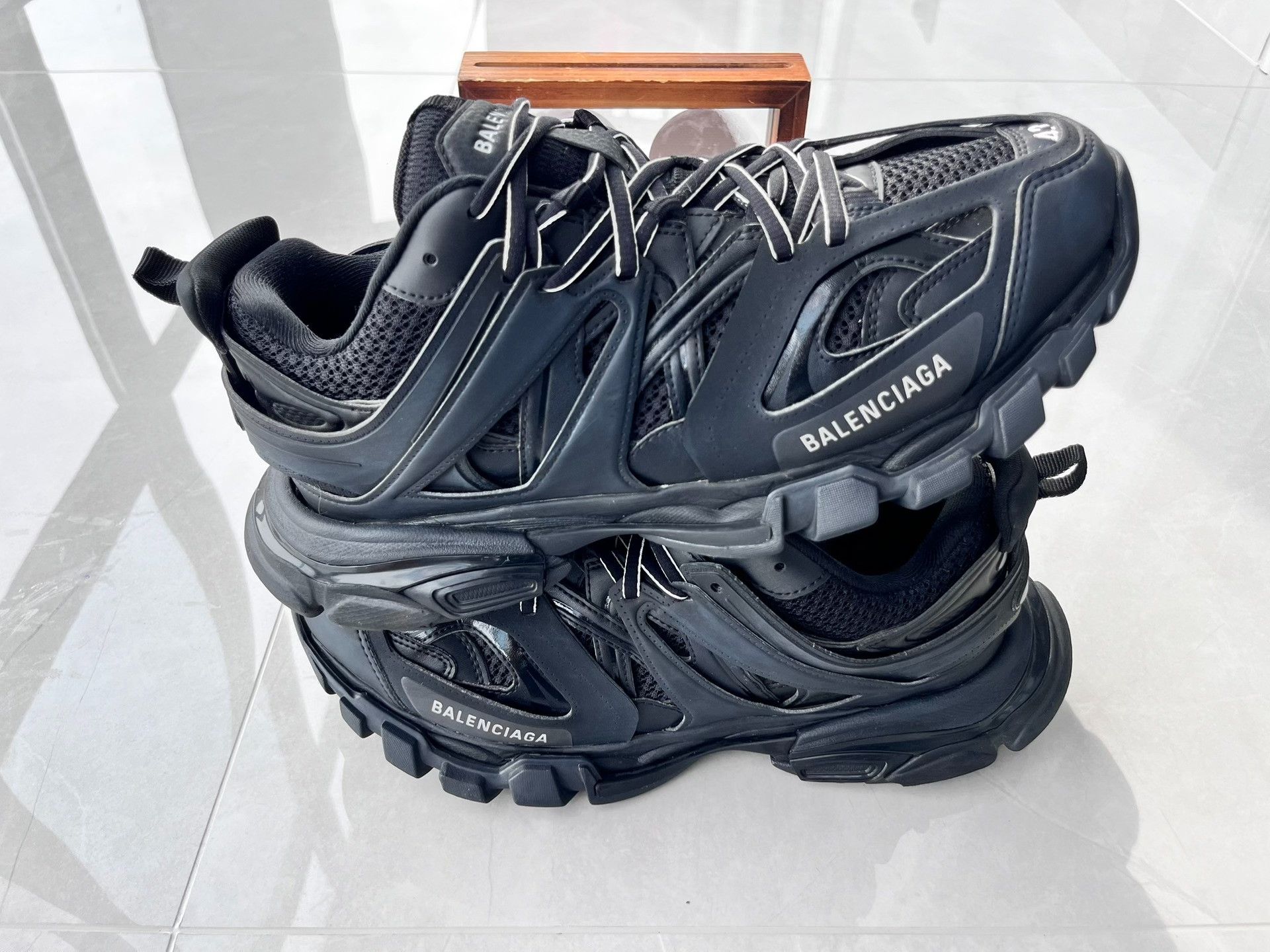 Balenciaga Balenciaga Black Lowtop Sneakers 10 Men Size US 10 / EU 43 - 2 Thumbnail