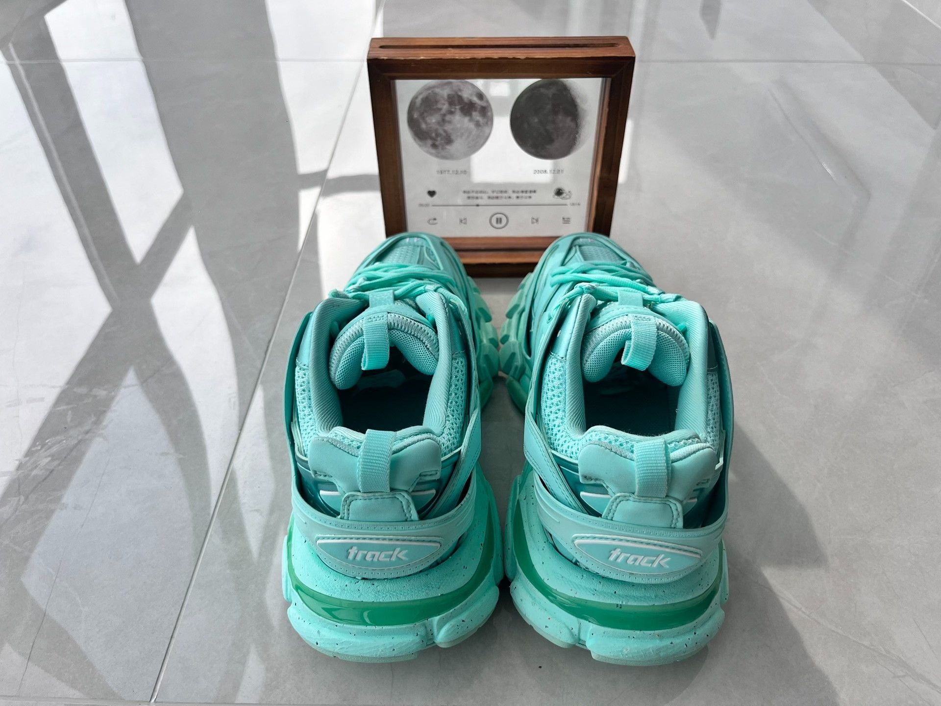 Balenciaga Balenciaga Green Lowtop Sneakers 8 Men Size US 8 / EU 41 - 5 Thumbnail