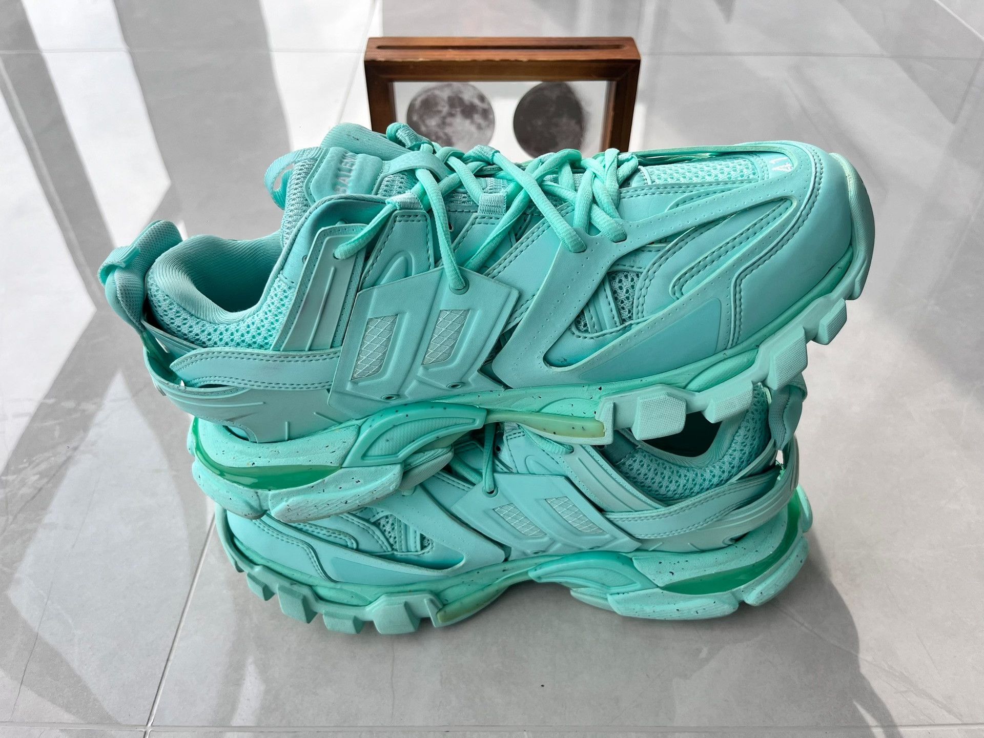 Balenciaga Balenciaga Green Lowtop Sneakers 8 Men Size US 8 / EU 41 - 3 Thumbnail