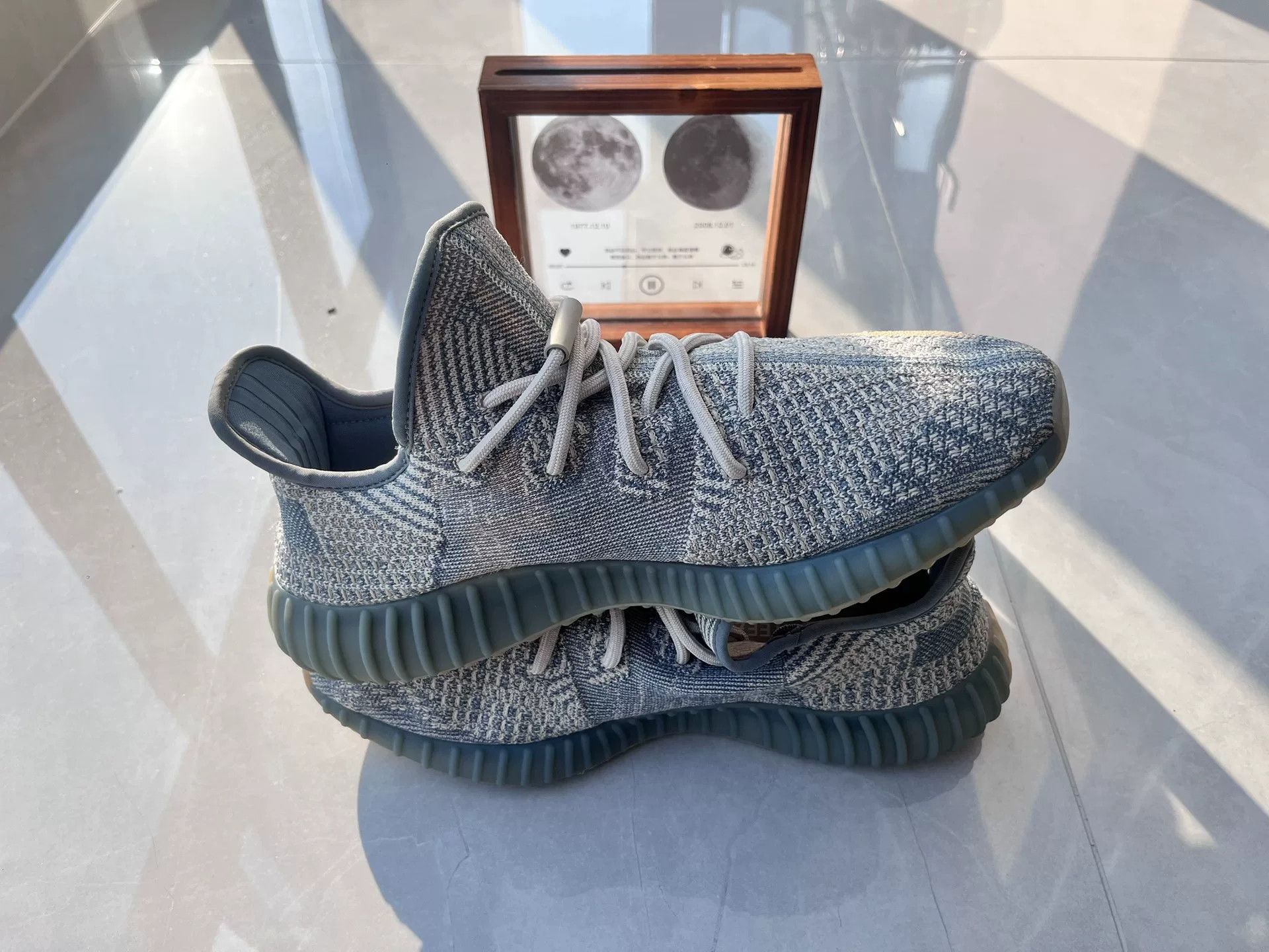 Adidas Adidas YEEZY350 Gray Lowtop Sneakers 12 Men Size US 12 / EU 45 - 3 Thumbnail