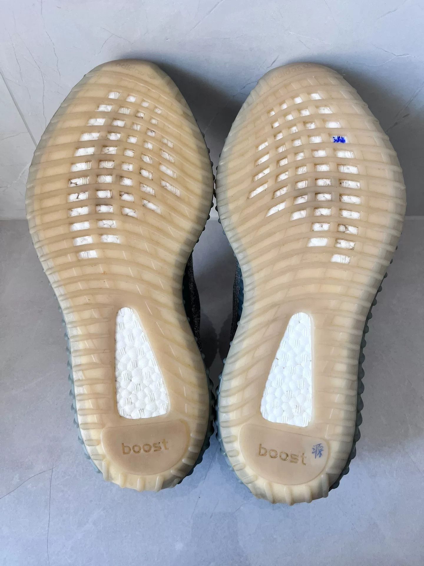 Adidas Adidas YEEZY350 Gray Lowtop Sneakers 12 Men Size US 12 / EU 45 - 6 Thumbnail