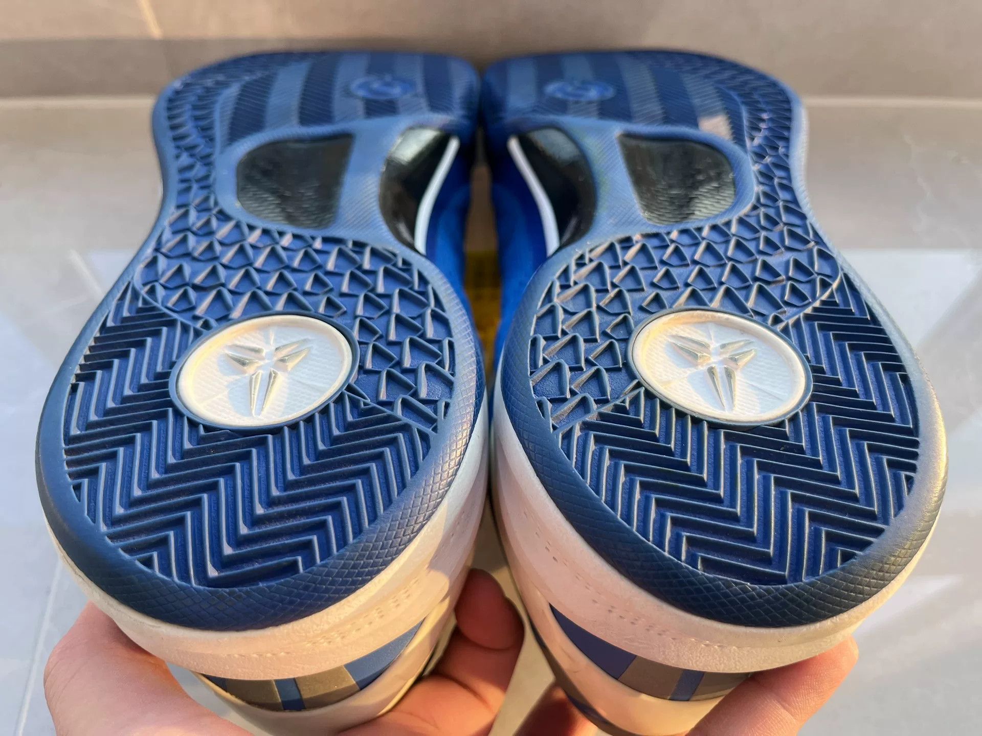 Nike Nike KOBE8 Blue Lowtop Sneakers 12 Men Size US 12 / EU 45 - 9 Thumbnail
