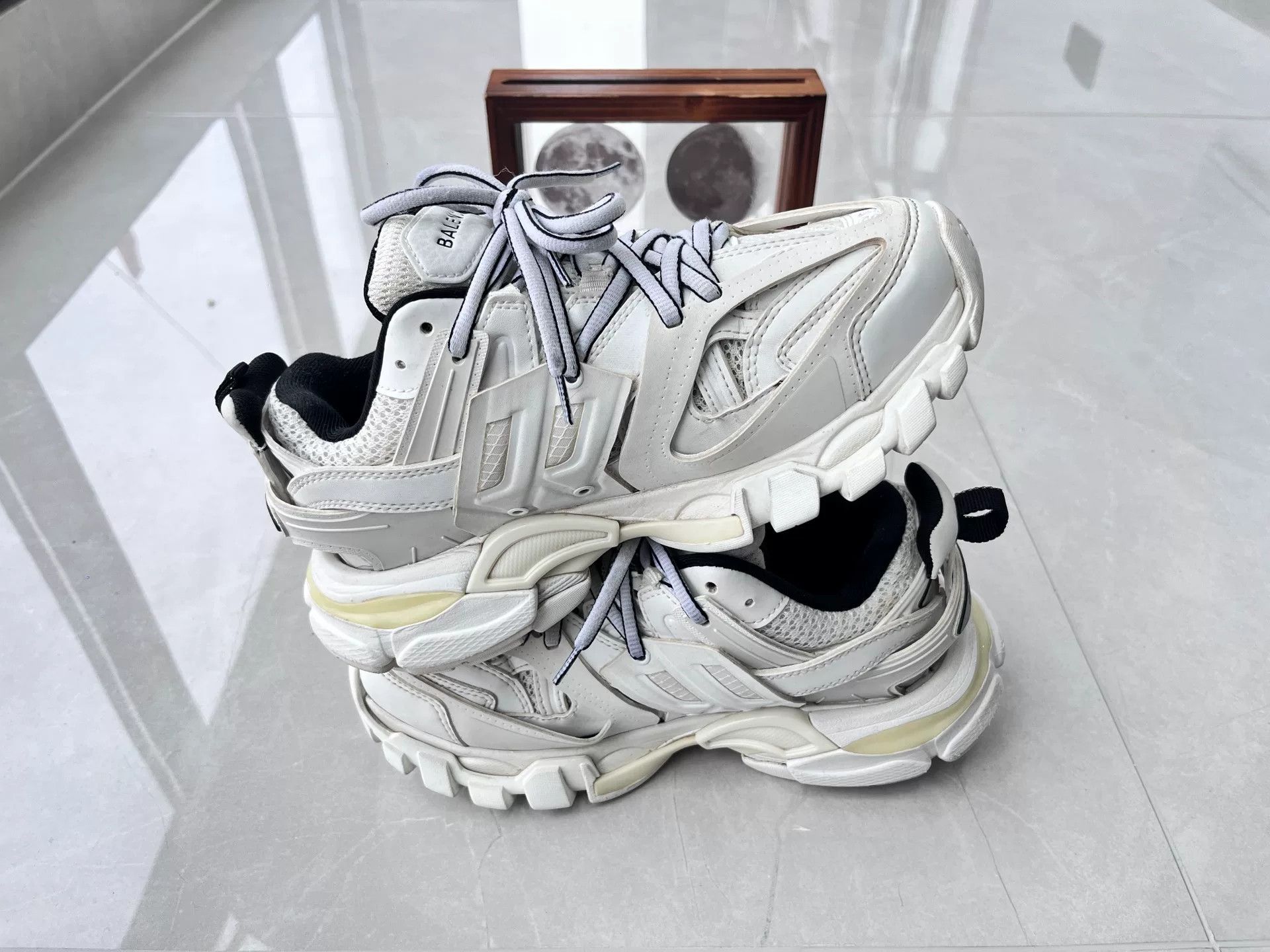 Balenciaga Balenciaga White Lowtop Sneakers 8 Men Size US 8 / EU 41 - 3 Thumbnail