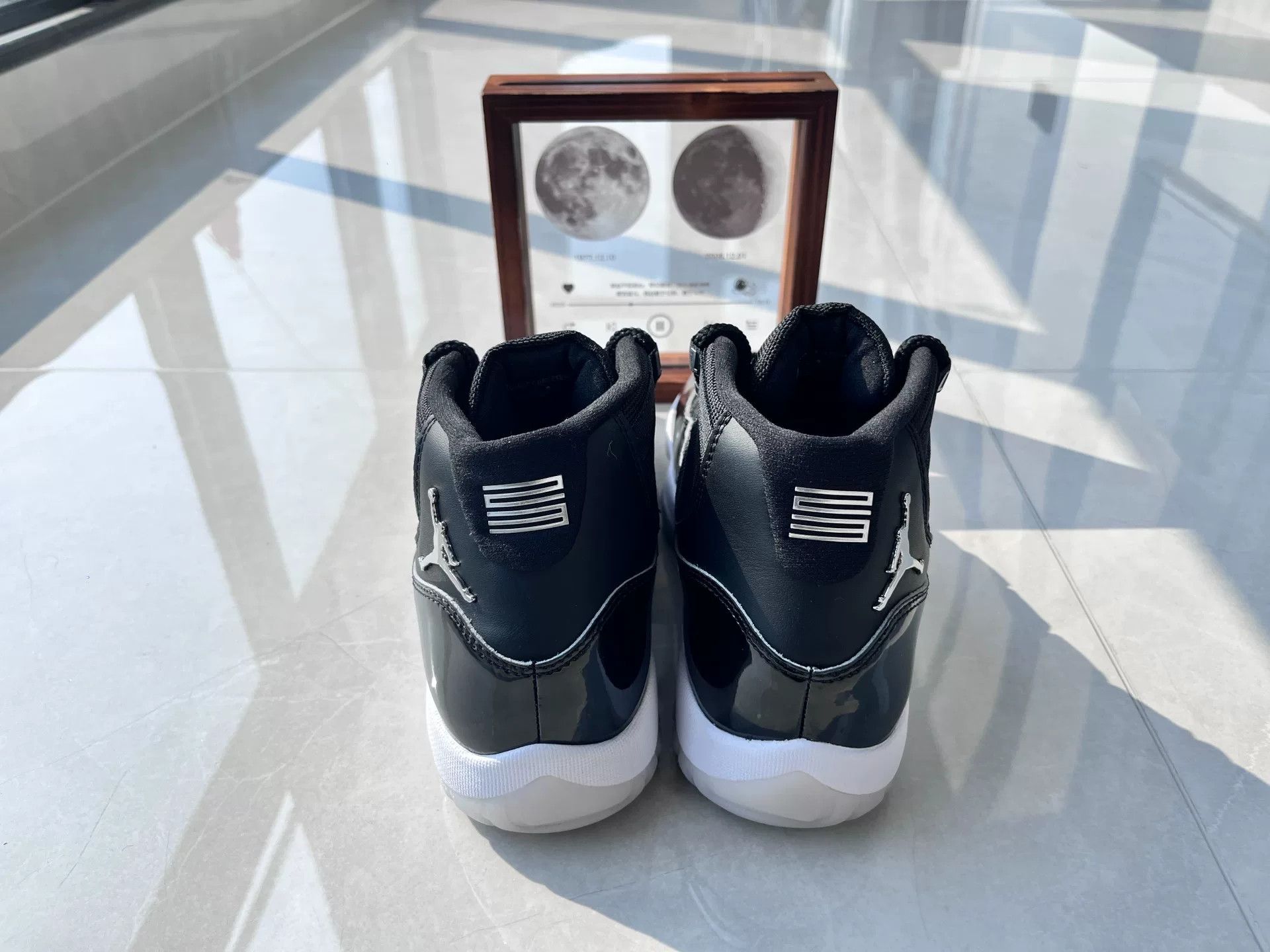 Nike Nike AJ11 Silver Lowtop Sneakers 7 Men Size US 7 / EU 40 - 5 Thumbnail