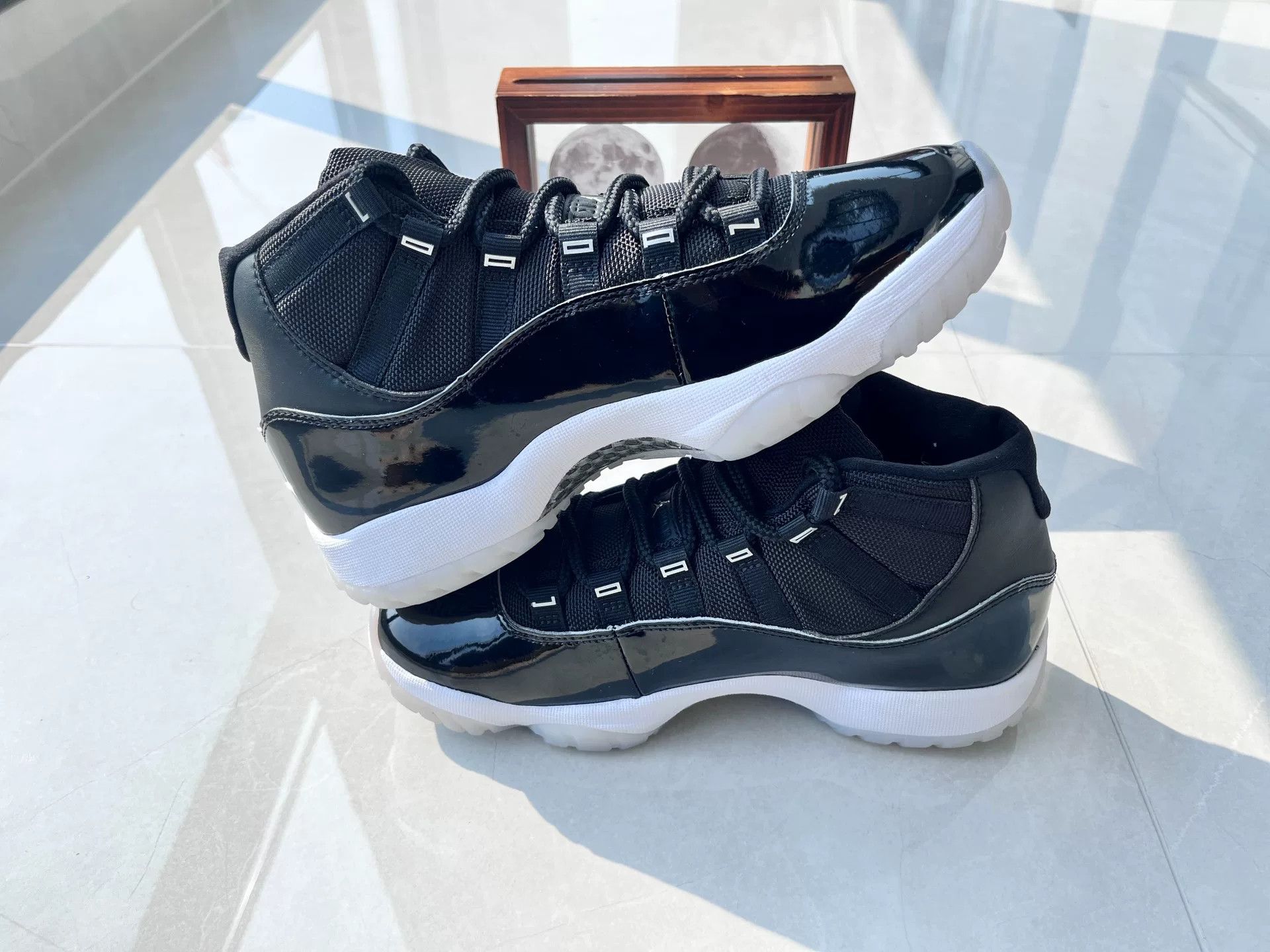 Nike Nike AJ11 Silver Lowtop Sneakers 7 Men Size US 7 / EU 40 - 3 Thumbnail