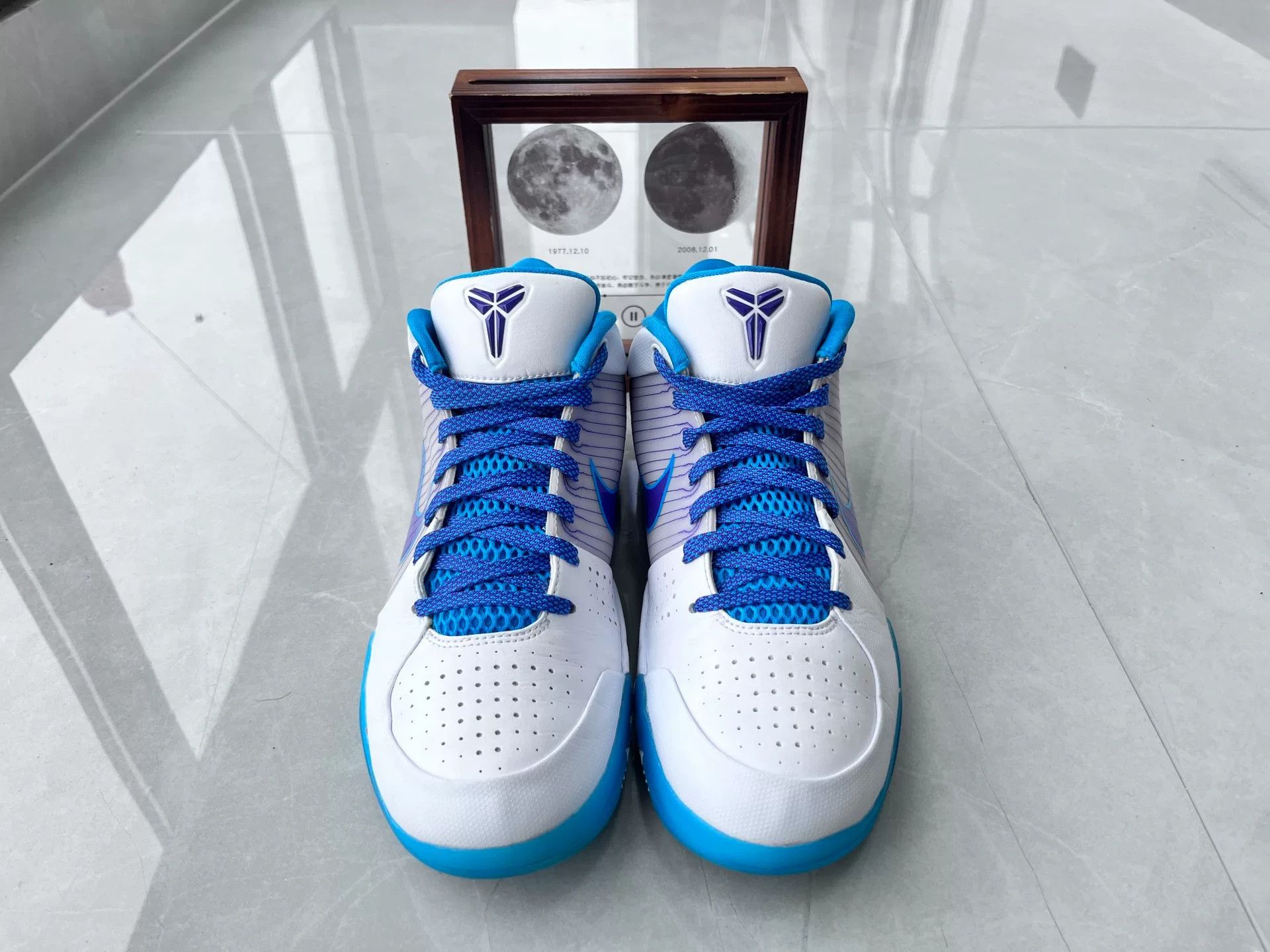 Nike Nike KOBE4 Blue Lowtop Sneakers 11 Men Size US 11 / EU 44 - 4 Thumbnail