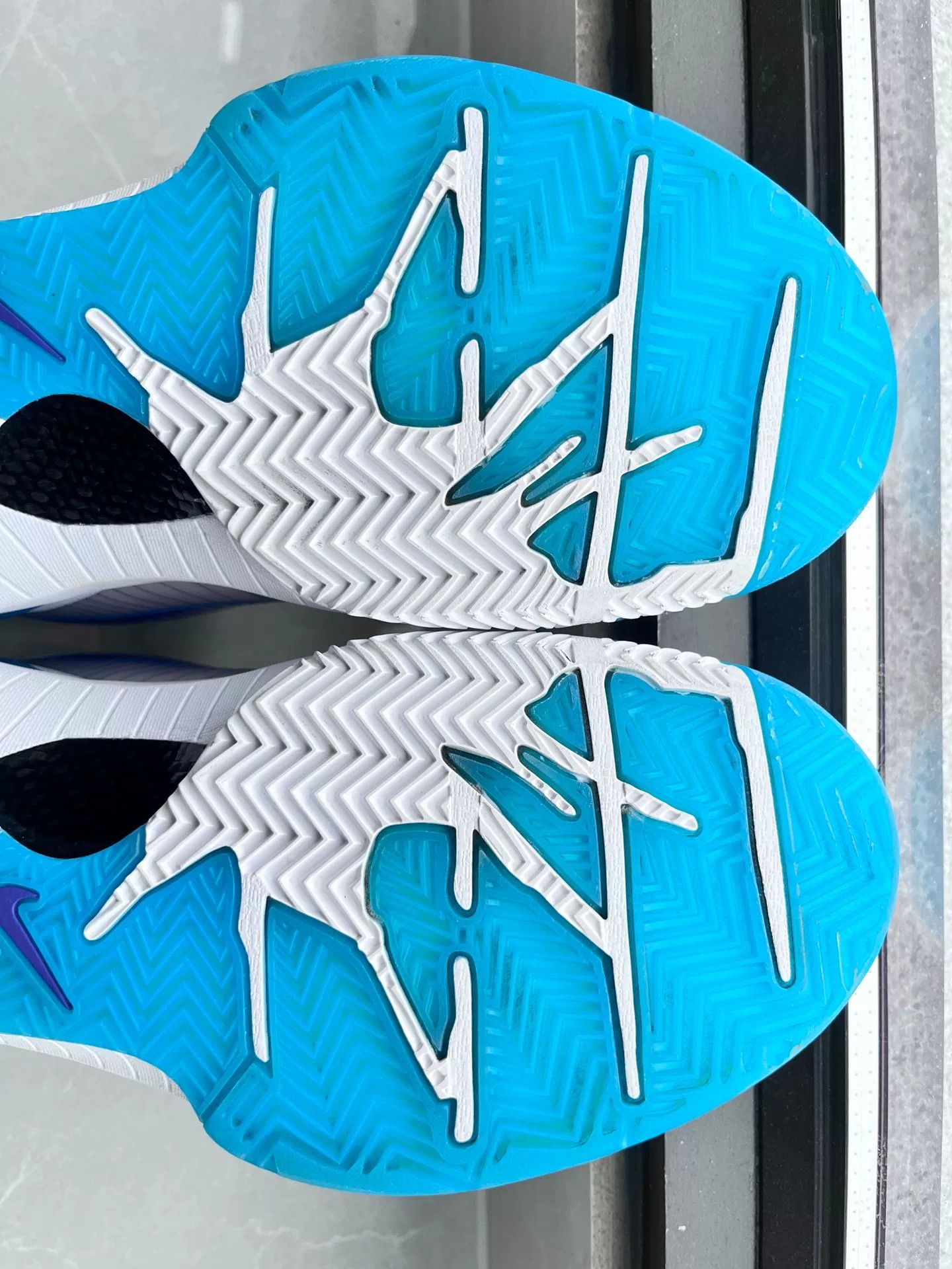 Nike Nike KOBE4 Blue Lowtop Sneakers 11 Men Size US 11 / EU 44 - 7 Thumbnail