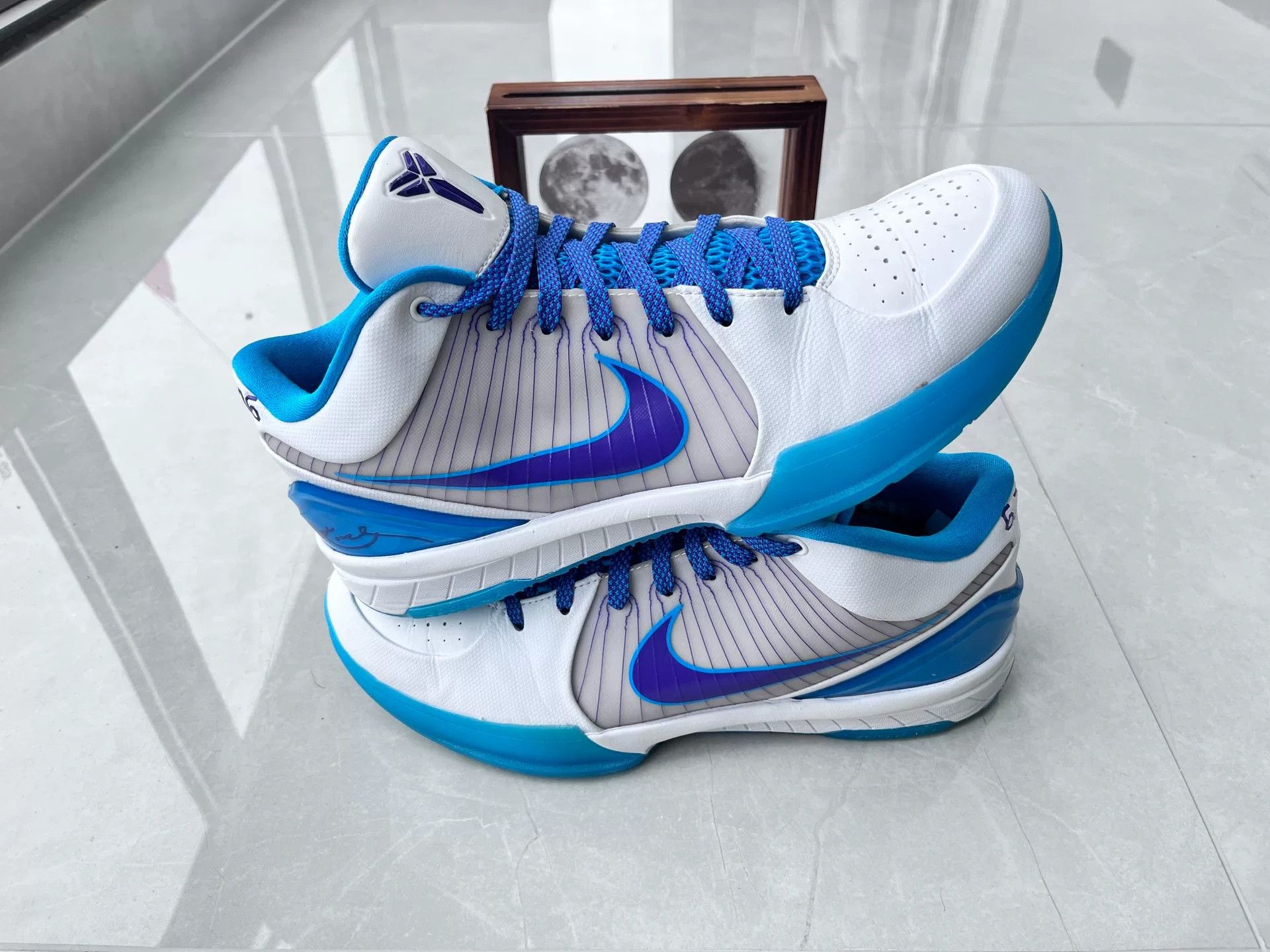 Nike Nike KOBE4 Blue Lowtop Sneakers 11 Men Size US 11 / EU 44 - 2 Thumbnail