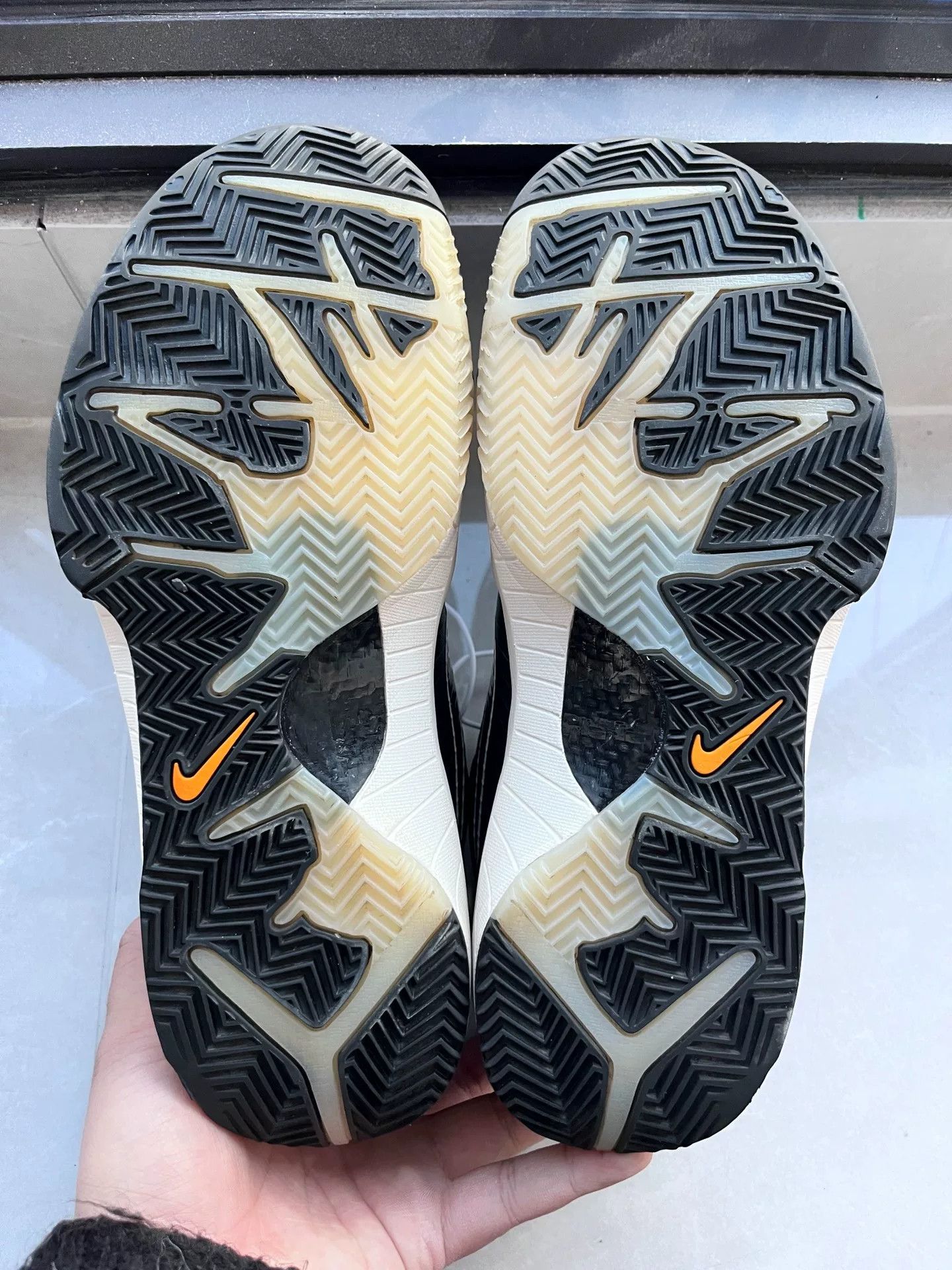 Nike Nike KOBE4 Black Lowtop Sneakers 8 Men Size US 8 / EU 41 - 6 Thumbnail