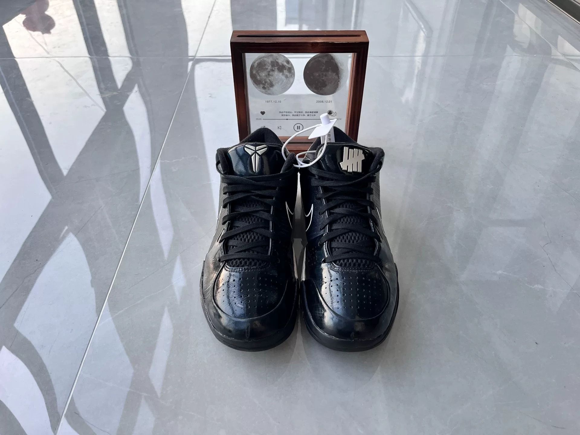 Nike Nike KOBE4 Black Lowtop Sneakers 8 Men Size US 8 / EU 41 - 4 Thumbnail