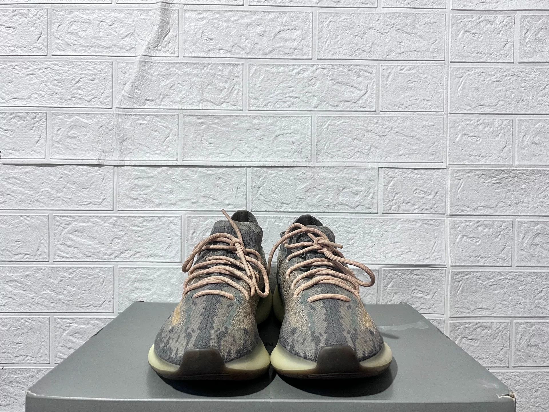Adidas Adidas YEEZY380 Multi Lowtop Sneakers 11 Men Size US 11 / EU 44 - 5 Thumbnail