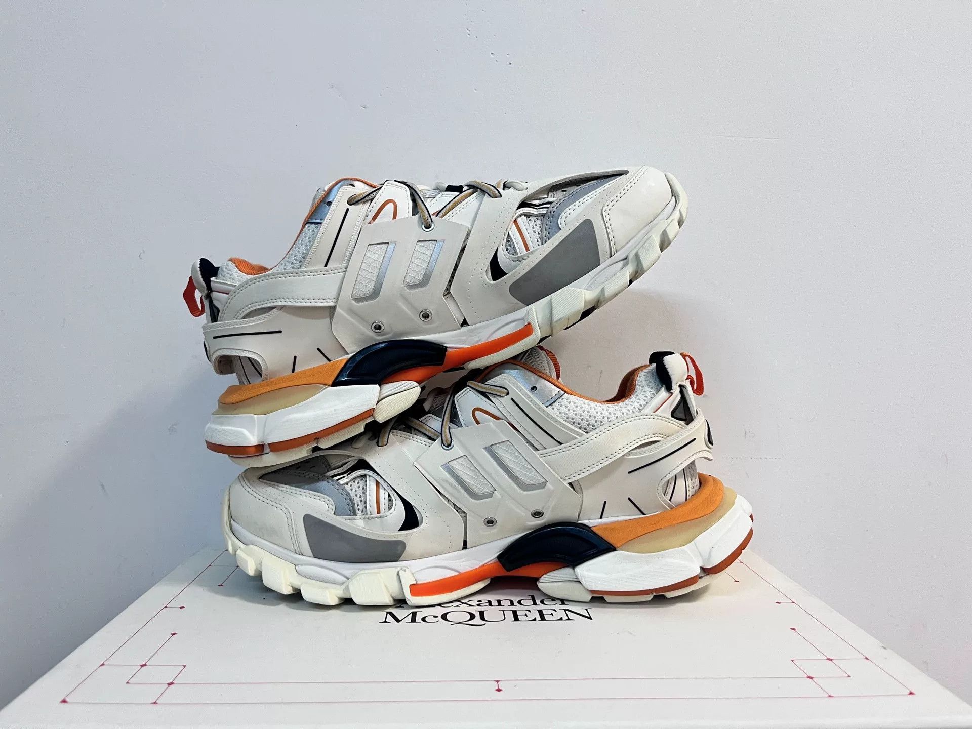 Balenciaga Balenciaga White Lowtop Sneakers 8 Men Size US 8 / EU 41 - 3 Thumbnail