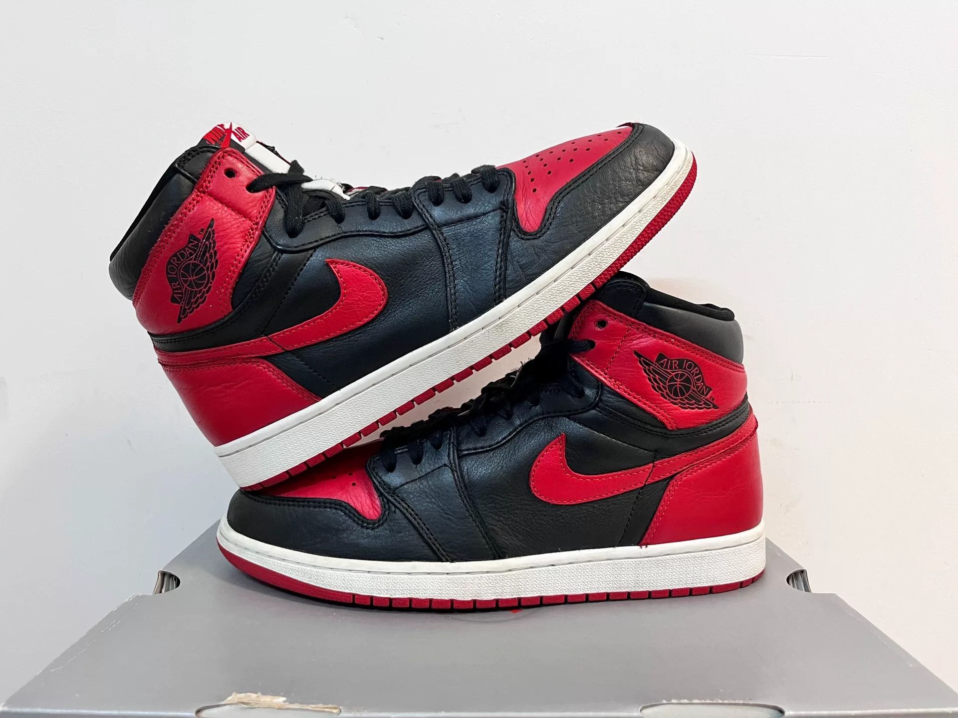Nike Nike AJ1 Lowtop Sneakers 11 Men Size US 11 / EU 44 - 2 Thumbnail