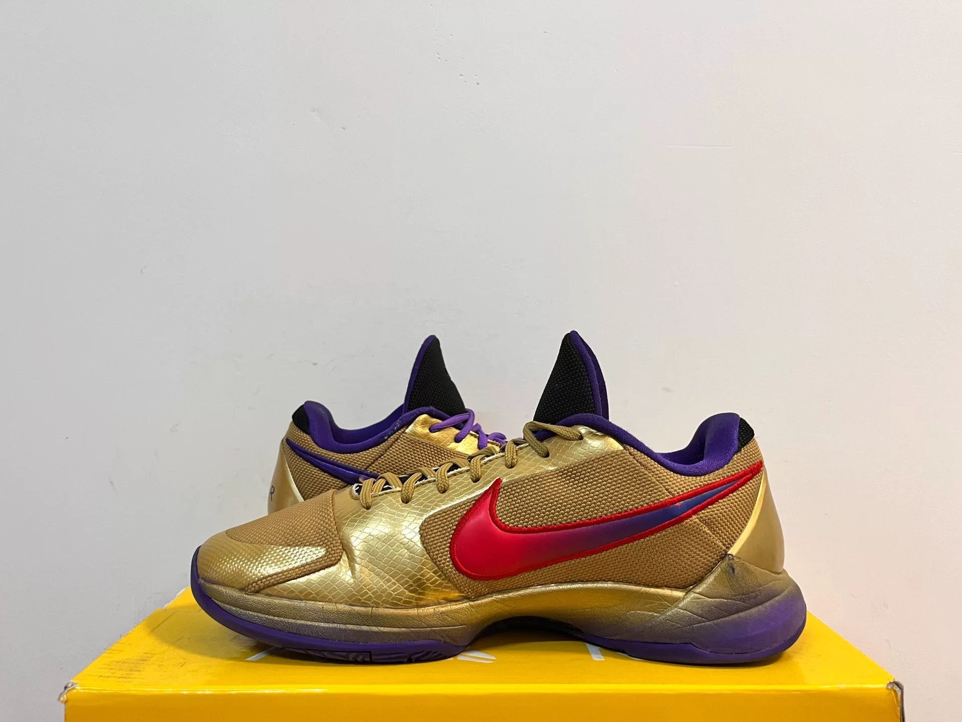 Nike Nike KOBE5 Purple Lowtop Sneakers 11 Men Size US 11 / EU 44 - 3 Thumbnail