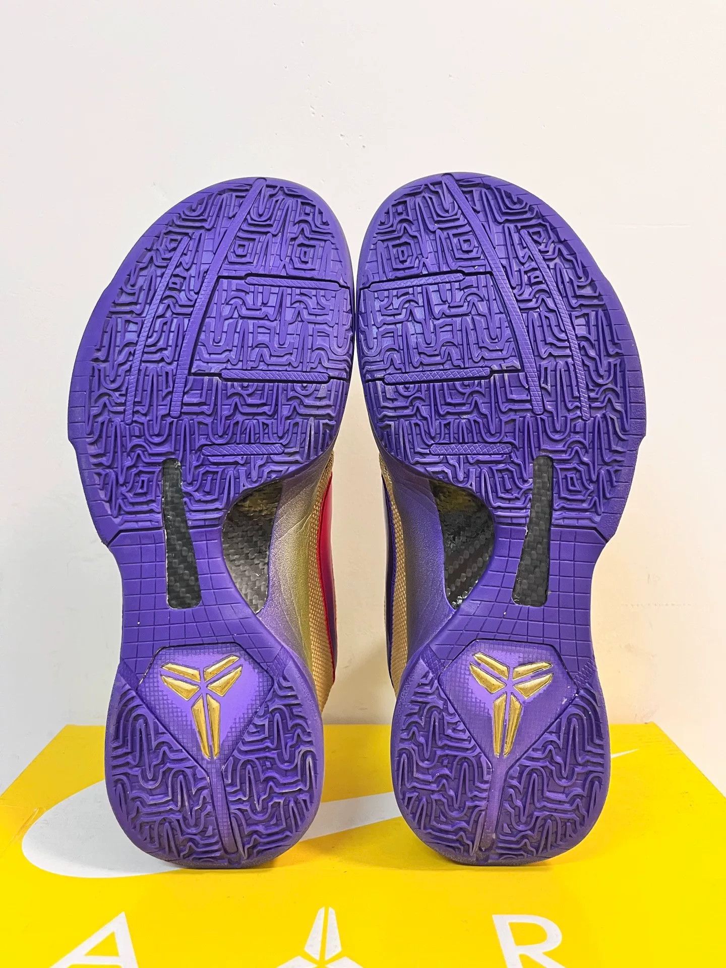 Nike Nike KOBE5 Purple Lowtop Sneakers 11 Men Size US 11 / EU 44 - 7 Thumbnail