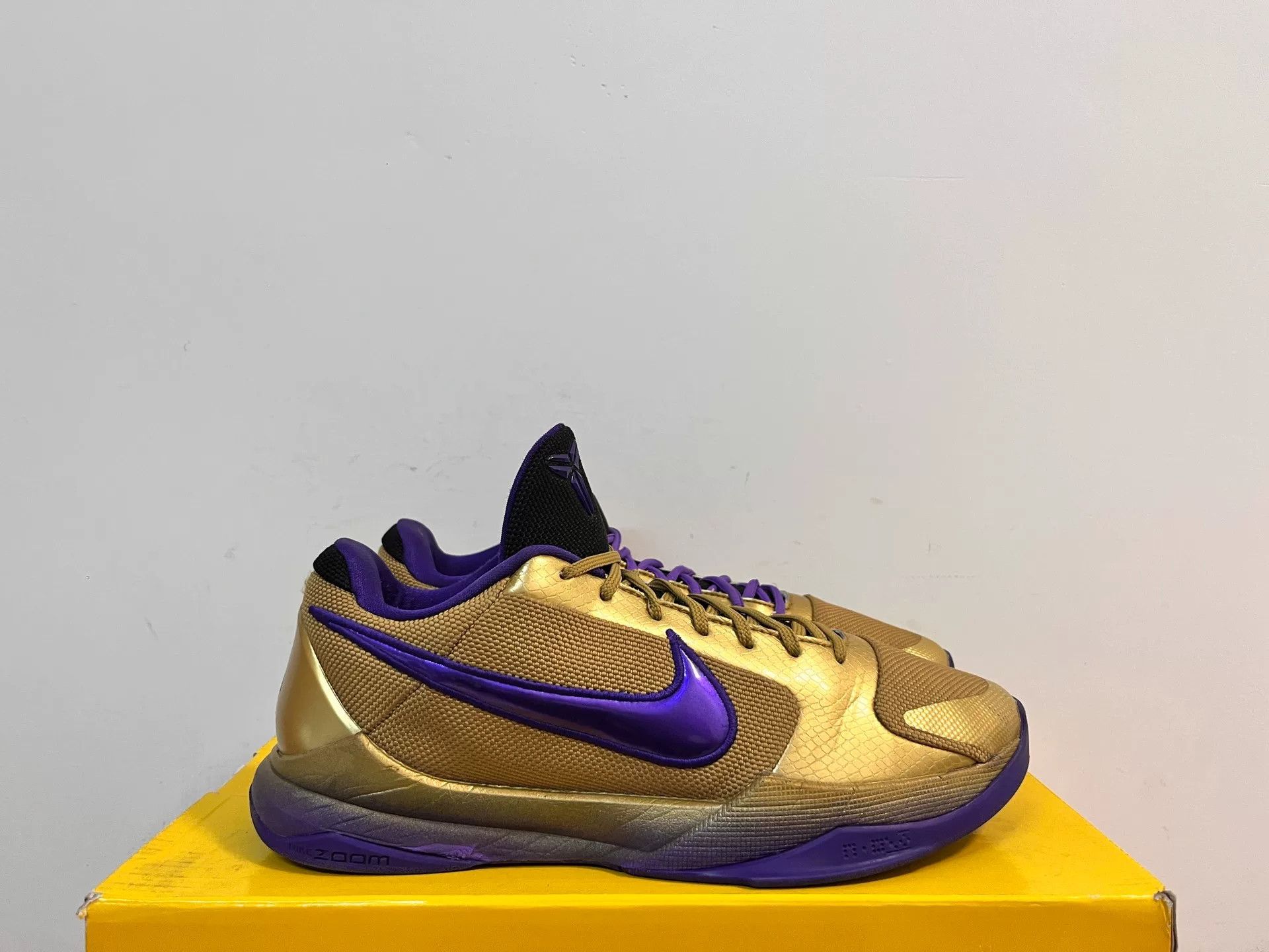 Nike Nike KOBE5 Purple Lowtop Sneakers 11 Men Size US 11 / EU 44 - 2 Thumbnail