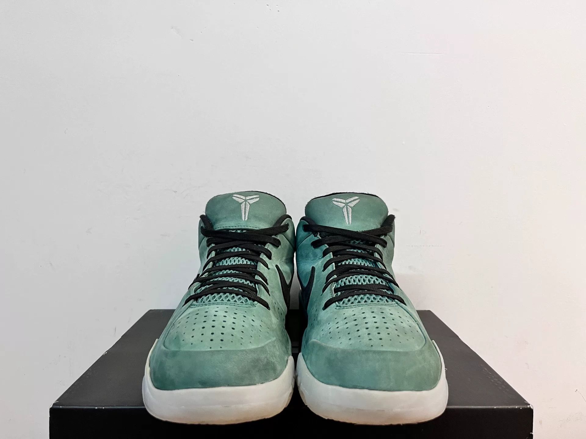 Nike Nike KOBE4 Green Lowtop Sneakers 11 Men Size US 11 / EU 44 - 5 Thumbnail