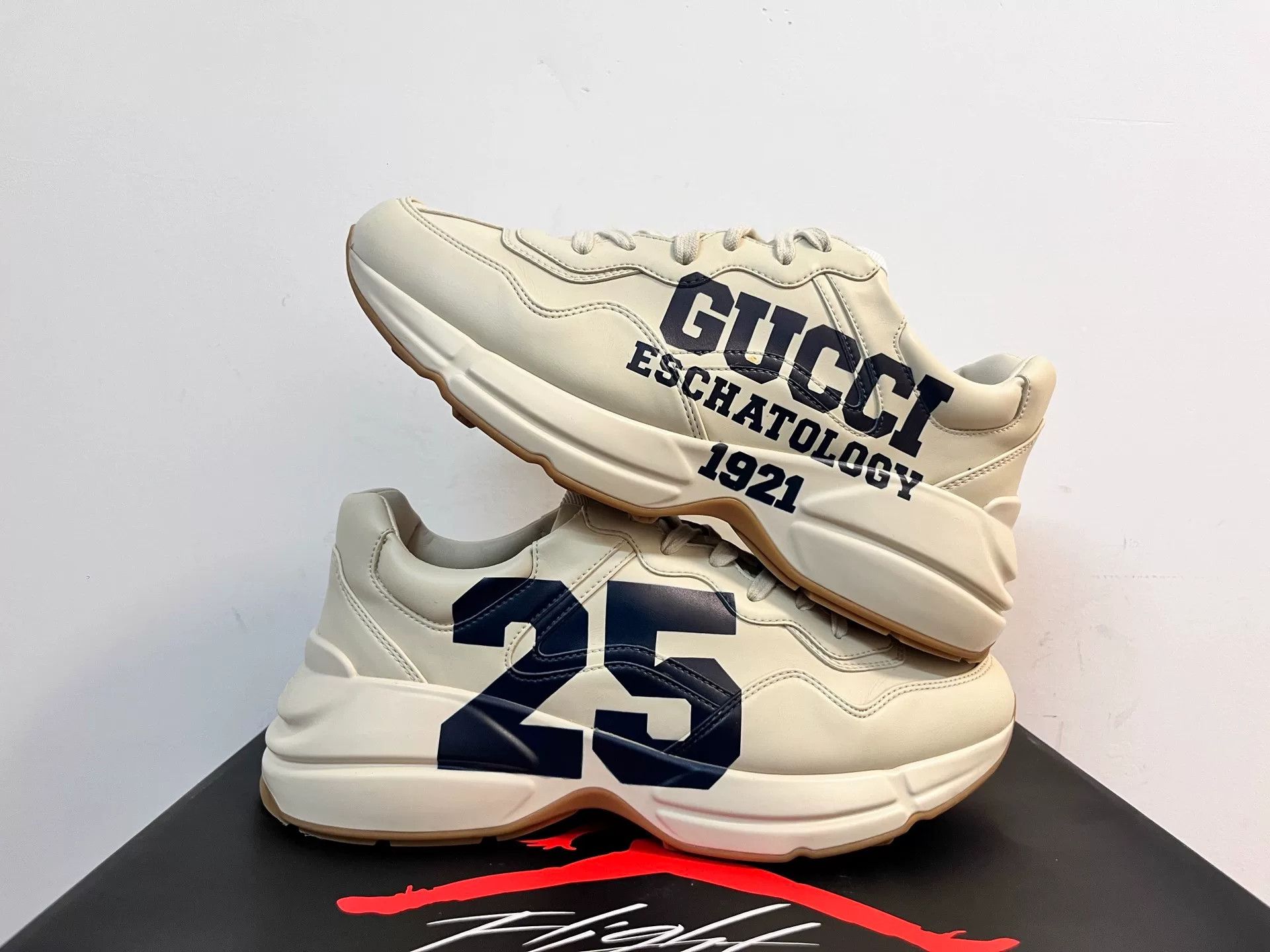 Gucci Gucci Special Printed White Lowtop Sneakers 8 Men Size US 8 / EU 41 - 2 Thumbnail