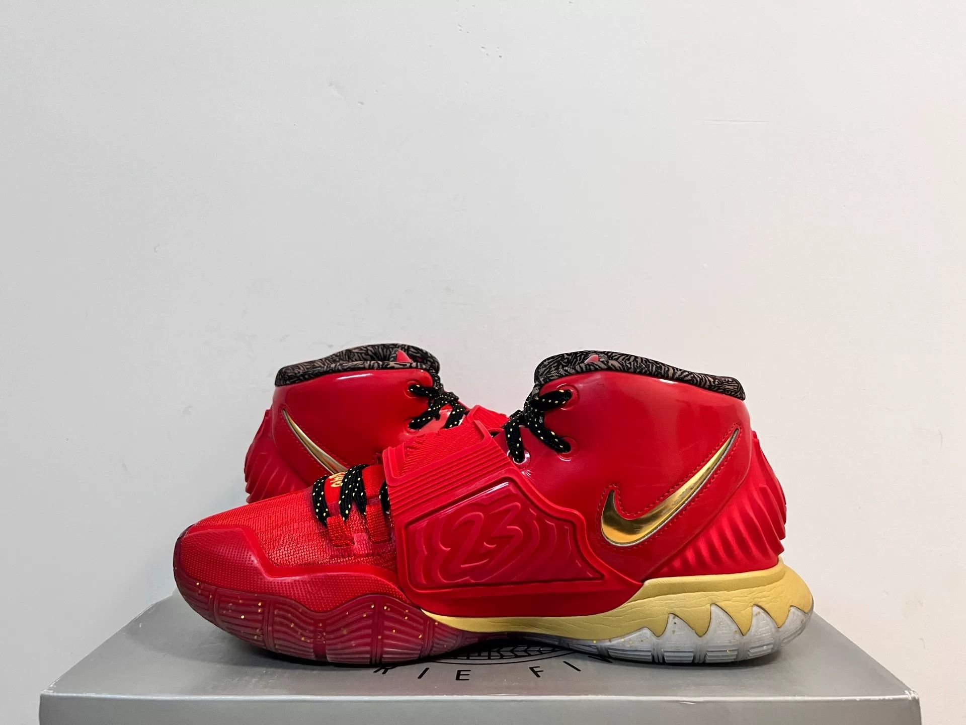 Nike Nike Red Lowtop Sneakers 11 Men Size US 11 / EU 44 - 3 Thumbnail