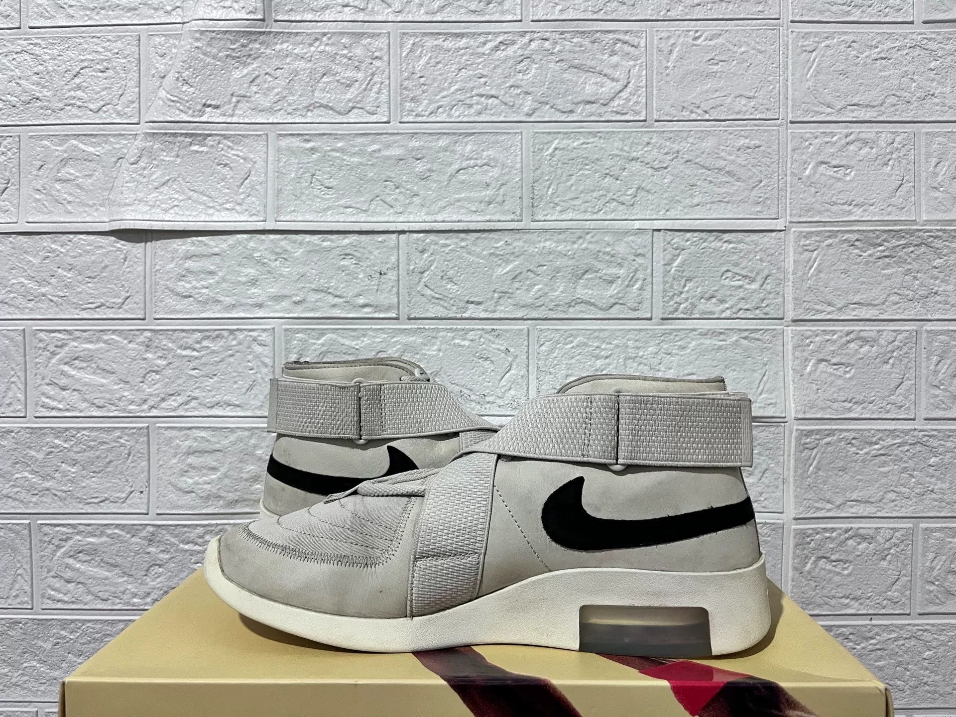 Fear of God Fear of God Retro White Hitop Sneakers 11 Men Size US 11 / EU 44 - 3 Thumbnail