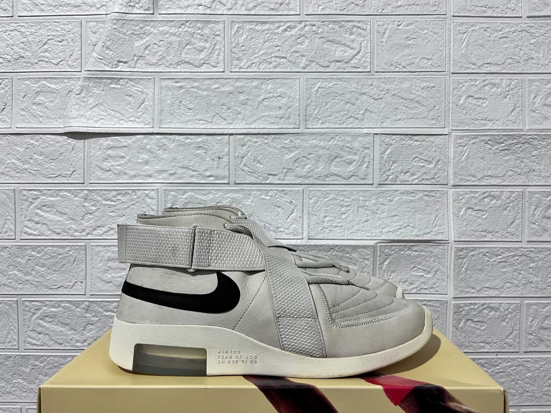 Fear of God Fear of God Retro White Hitop Sneakers 11 Men Size US 11 / EU 44 - 2 Thumbnail
