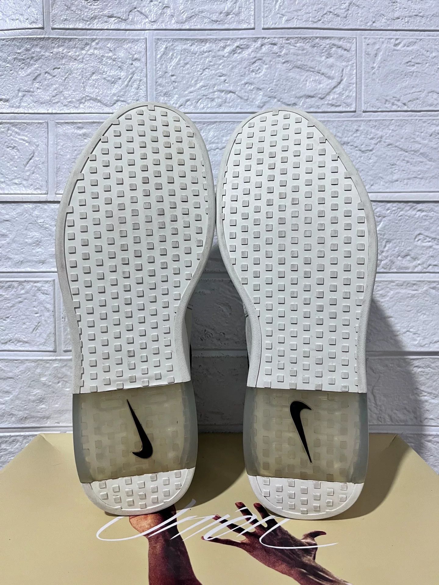 Fear of God Fear of God Retro White Hitop Sneakers 11 Men Size US 11 / EU 44 - 7 Thumbnail