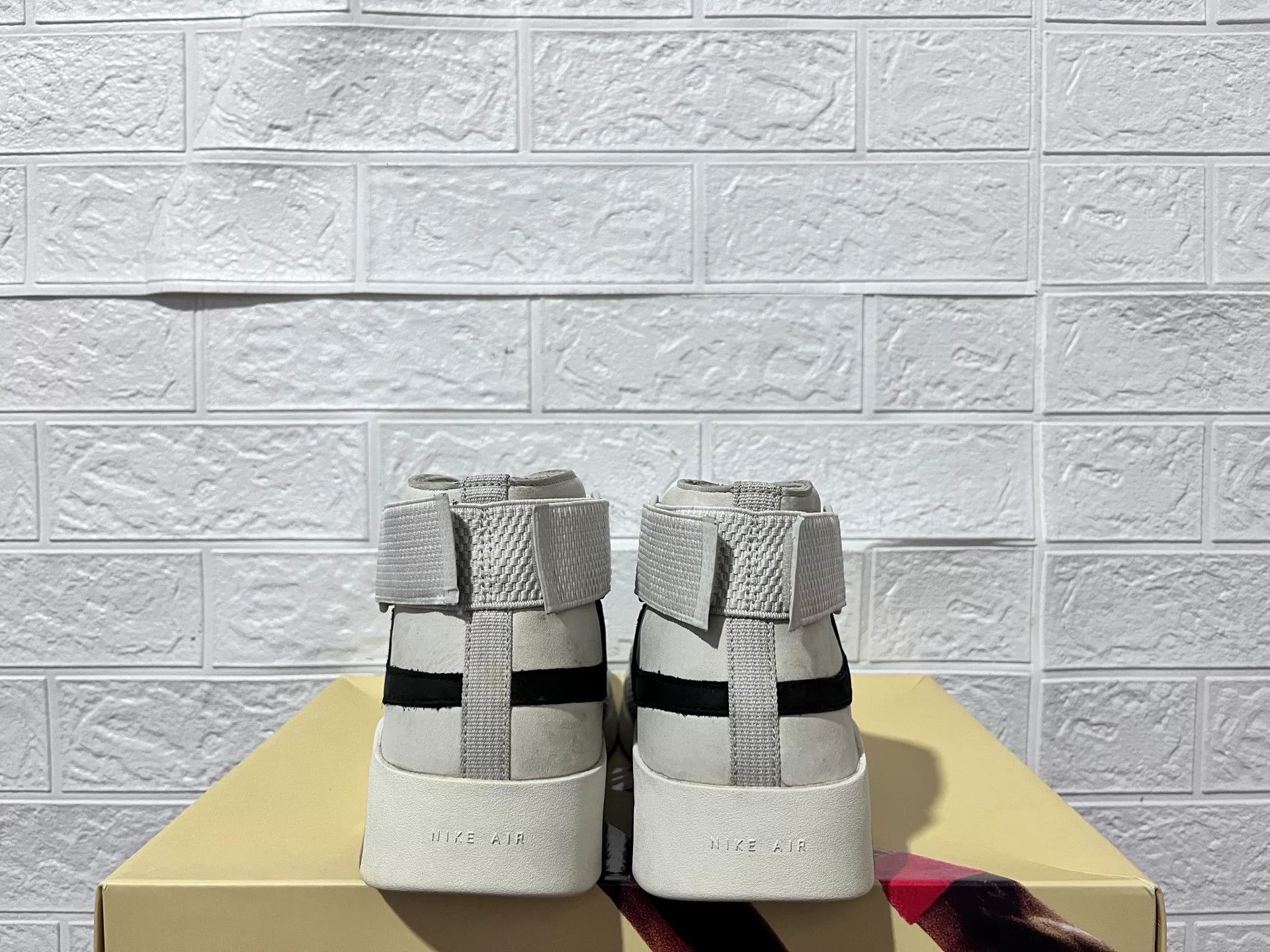 Fear of God Fear of God Retro White Hitop Sneakers 11 Men Size US 11 / EU 44 - 6 Thumbnail