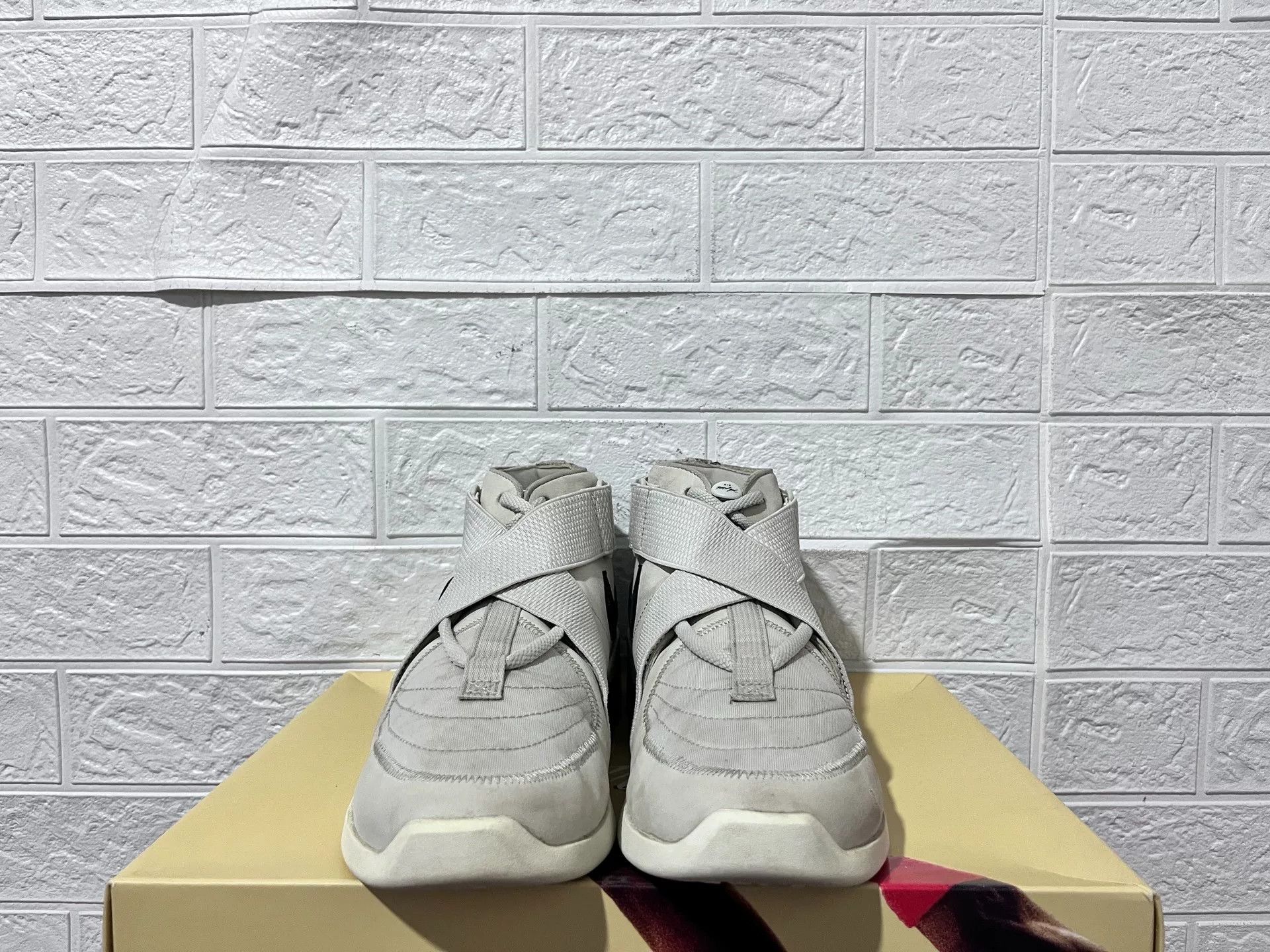 Fear of God Fear of God Retro White Hitop Sneakers 11 Men Size US 11 / EU 44 - 5 Thumbnail