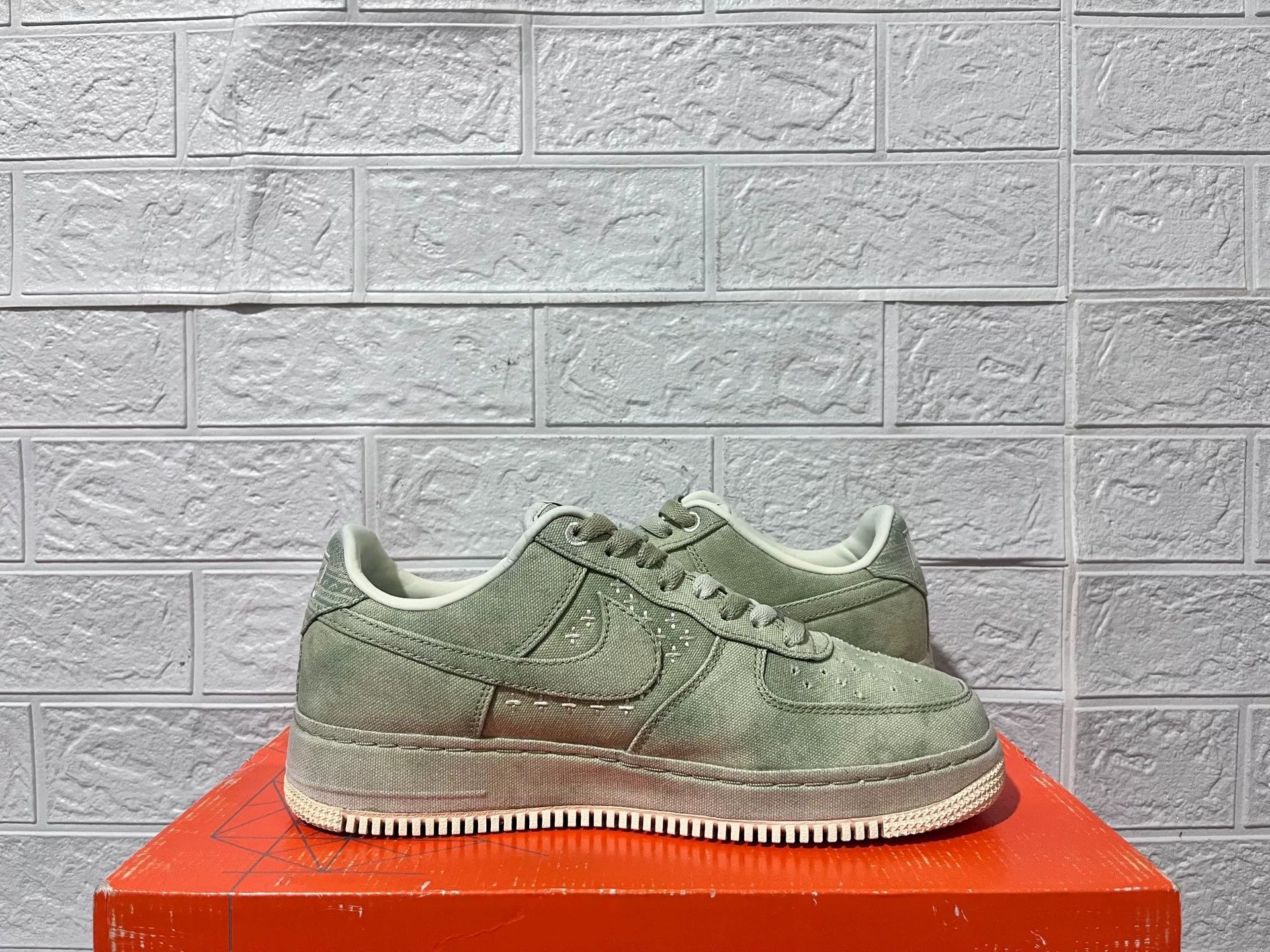 Nike Nike AF1 Lowtop Sneakers 9 Men Size US 9 / EU 42 - 4 Thumbnail