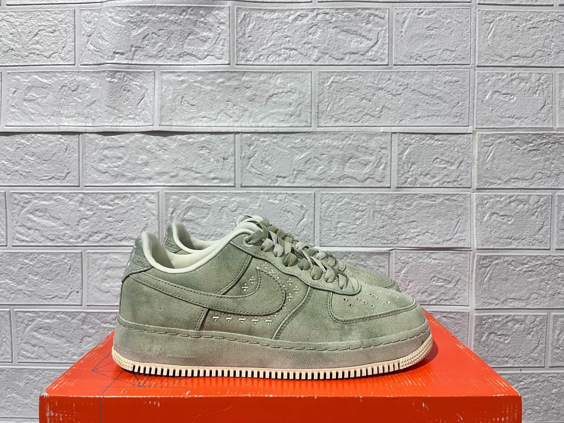 Nike Nike AF1 Lowtop Sneakers 9 Men Size US 9 / EU 42 - 2 Thumbnail