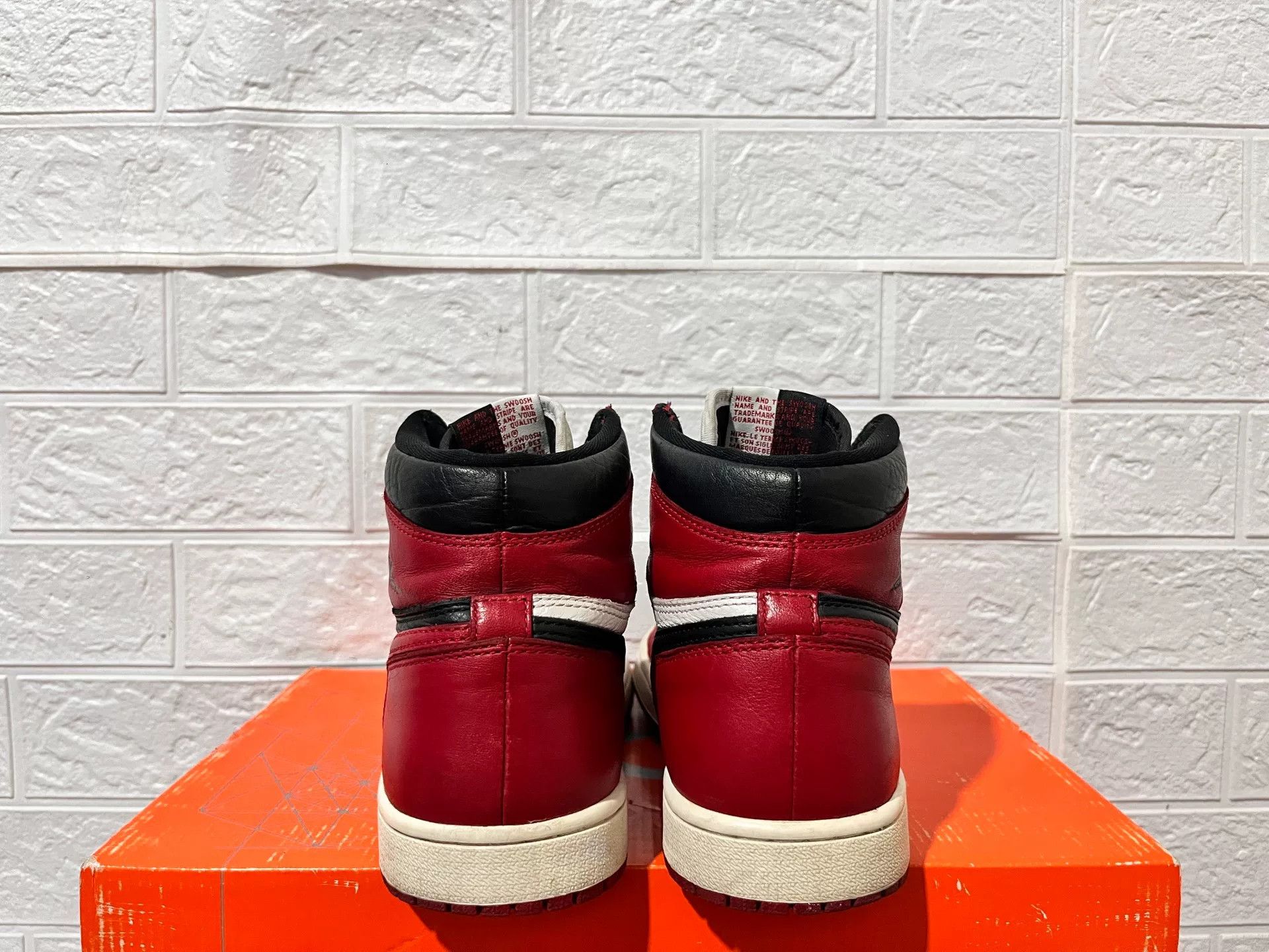 Nike Nike AJ1 Lowtop Sneakers 8 Men Size US 8 / EU 41 - 6 Thumbnail