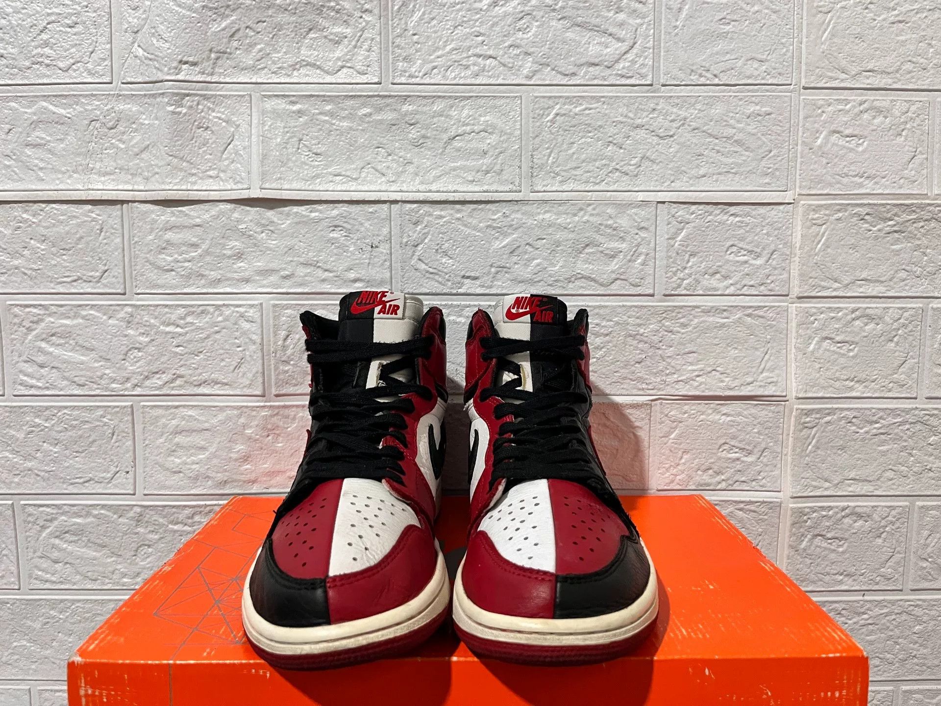 Nike Nike AJ1 Lowtop Sneakers 8 Men Size US 8 / EU 41 - 5 Thumbnail