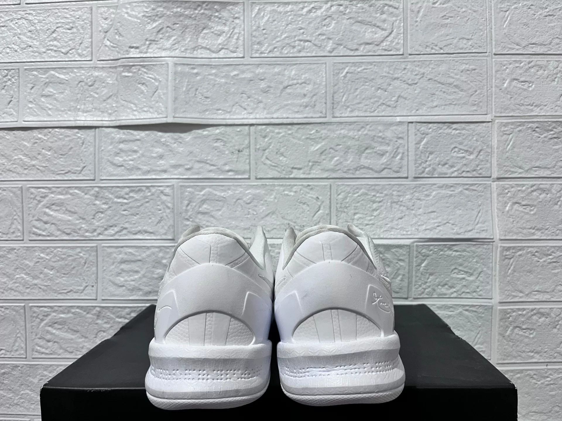 Nike Nike White Lowtop Sneakers 11 Men Size US 11 / EU 44 - 6 Thumbnail