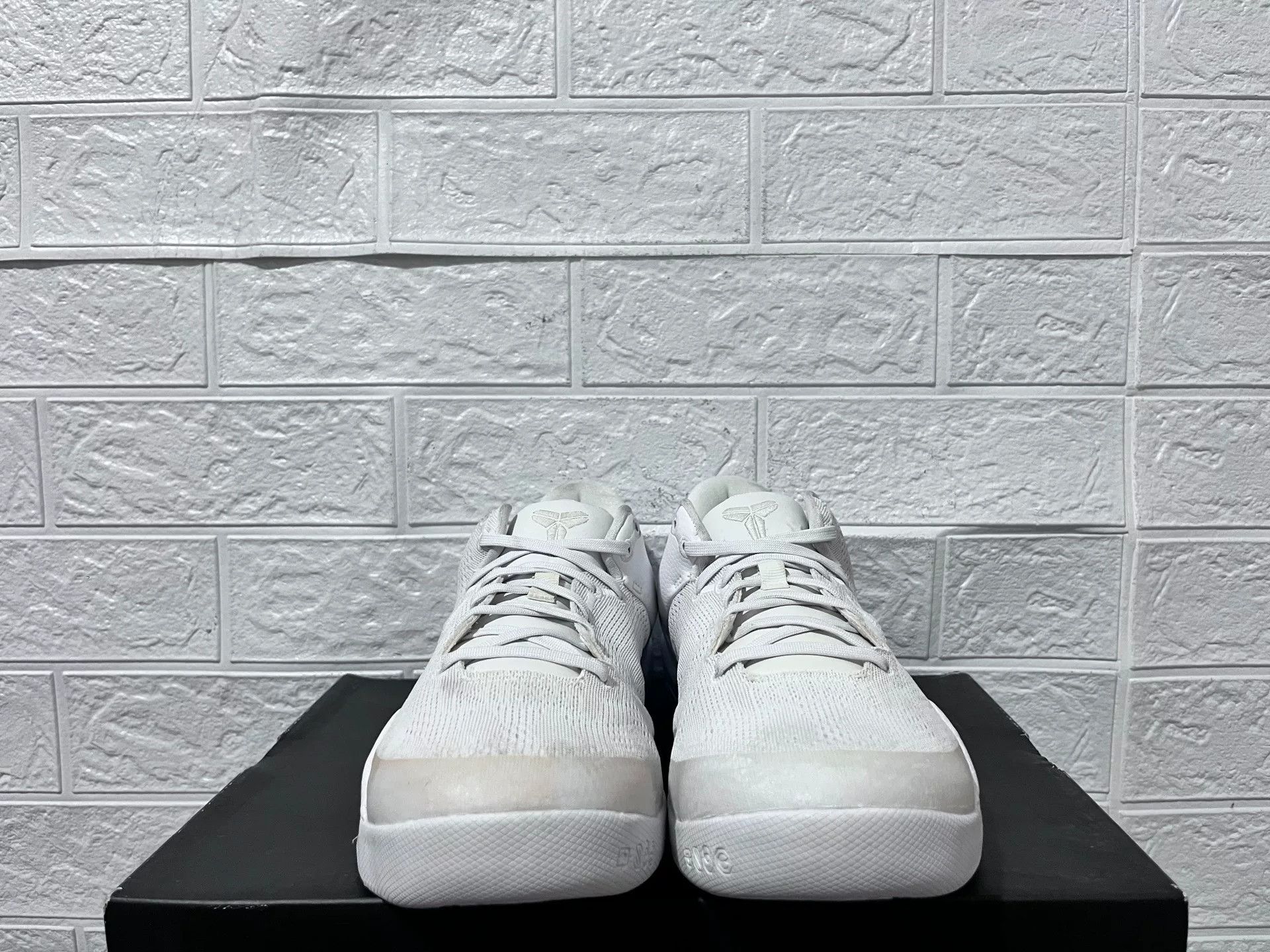 Nike Nike White Lowtop Sneakers 11 Men Size US 11 / EU 44 - 5 Thumbnail