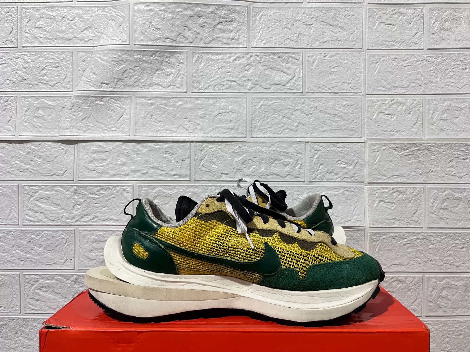 Sacai Sacai Yellow Lowtop Sneakers 13 Men Size US 13 / EU 46 - 4 Thumbnail