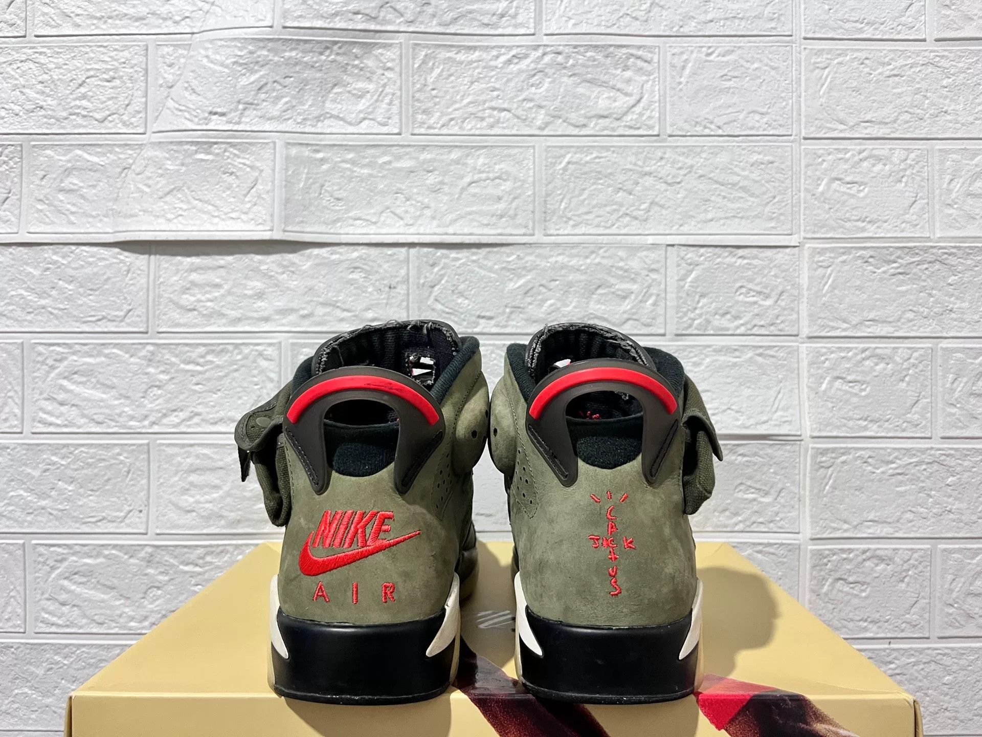 Nike Nike AJ6 Green Lowtop Sneakers 9 Men Size US 9 / EU 42 - 6 Thumbnail