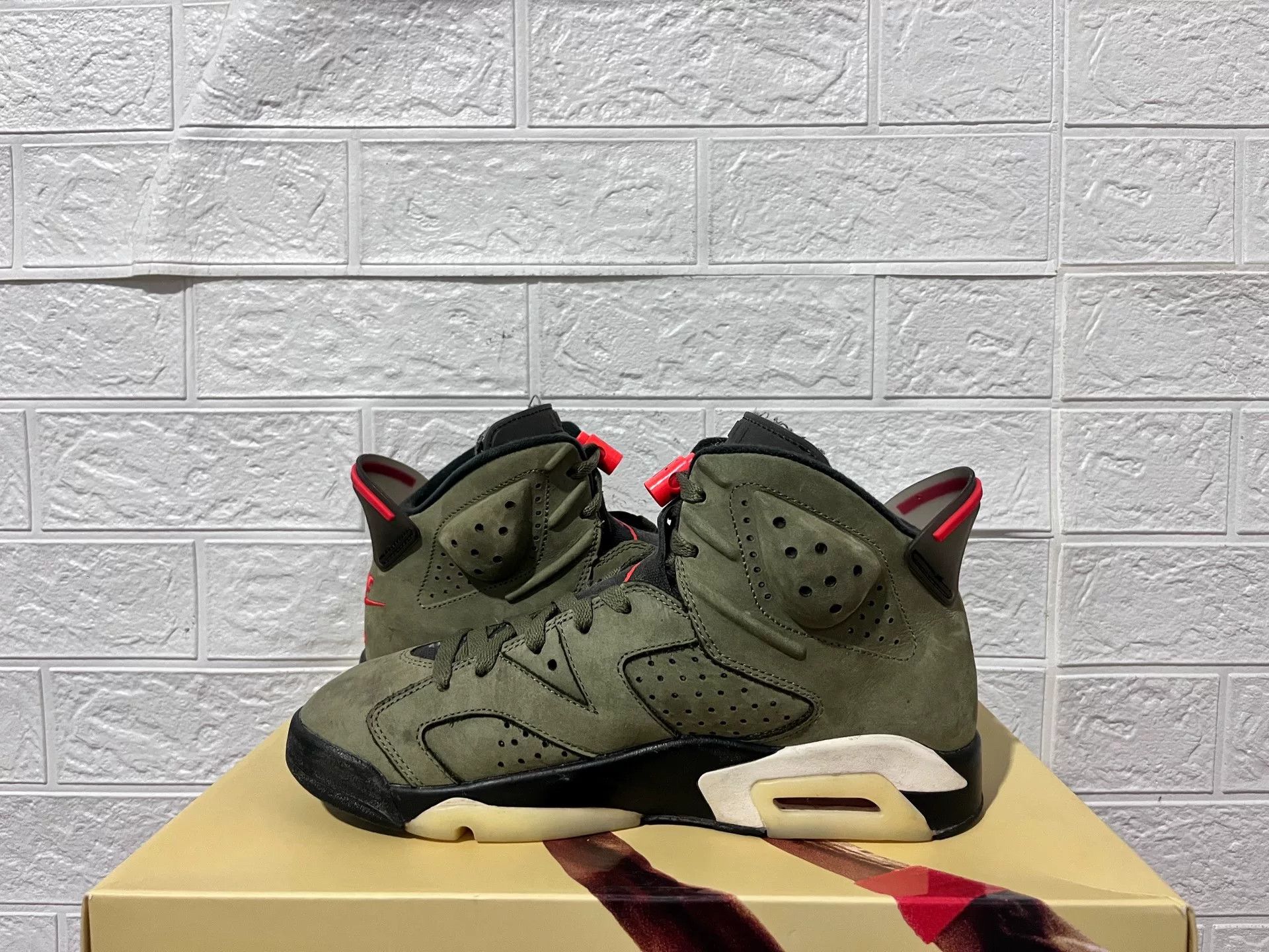 Nike Nike AJ6 Green Lowtop Sneakers 9 Men Size US 9 / EU 42 - 3 Thumbnail