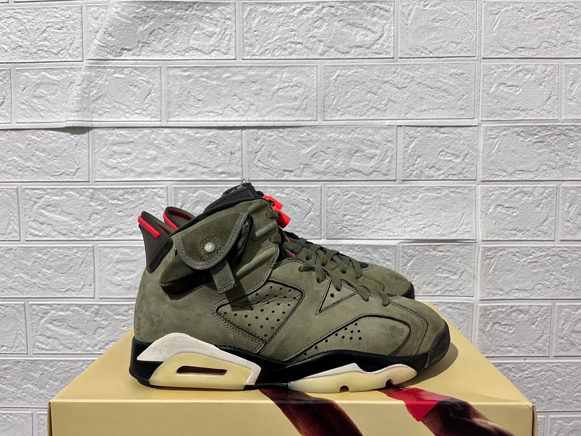 Nike Nike AJ6 Green Lowtop Sneakers 9 Men Size US 9 / EU 42 - 2 Thumbnail