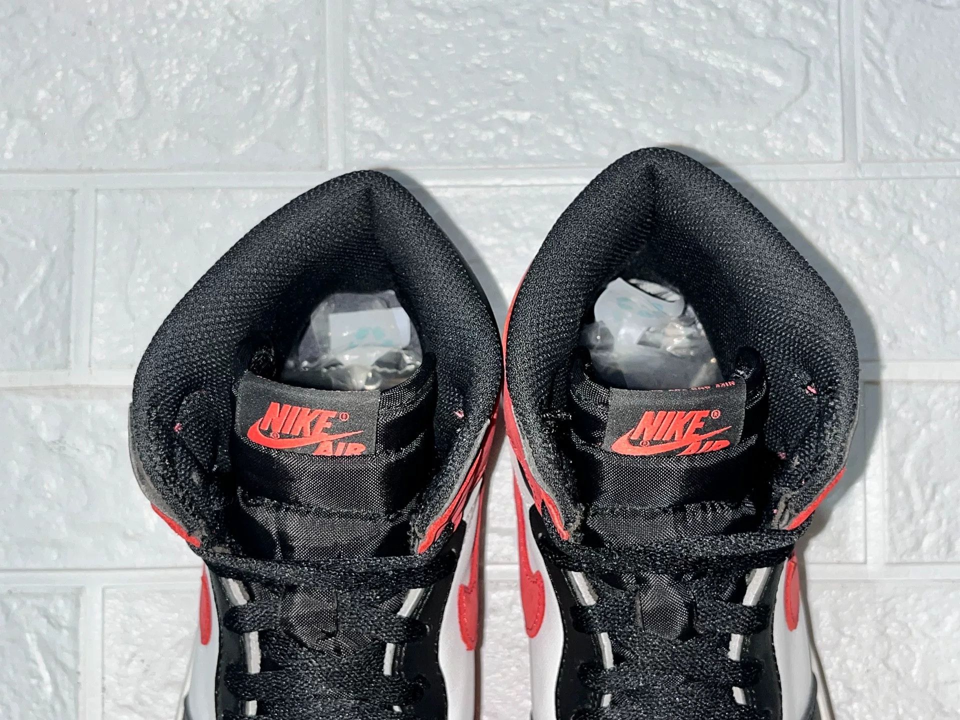 Nike Nike AJ1 Red Lowtop Sneakers 10 Men Size US 10 / EU 43 - 8 Thumbnail