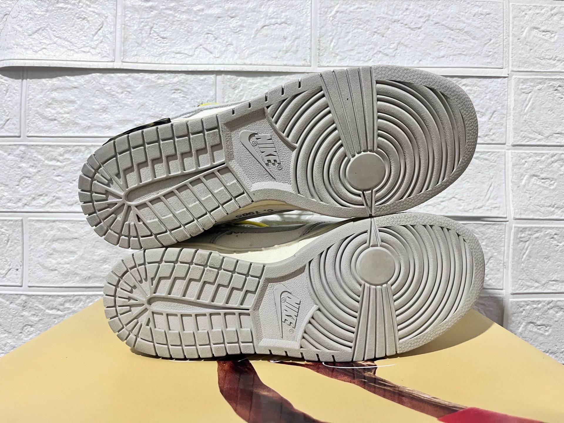 Nike Nike DUNK Multi Lowtop Sneakers 7 Men Size US 7 / EU 40 - 7 Thumbnail