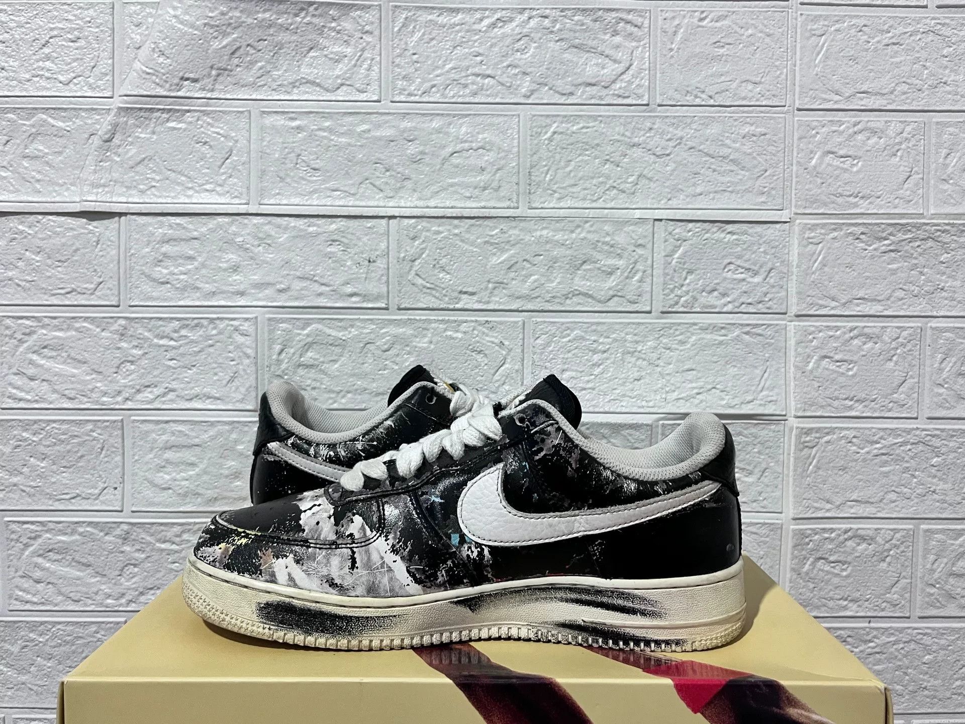 Nike Nike AF1 Black Lowtop Sneakers 11 Men Size US 11 / EU 44 - 3 Thumbnail