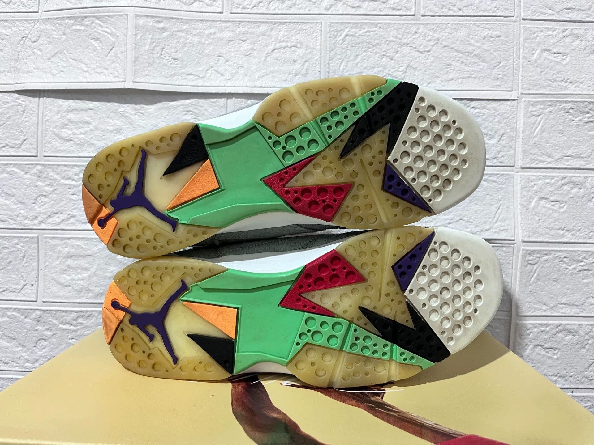 Nike Nike AJ7 Lowtop Sneakers 11 Men Size US 11 / EU 44 - 7 Thumbnail