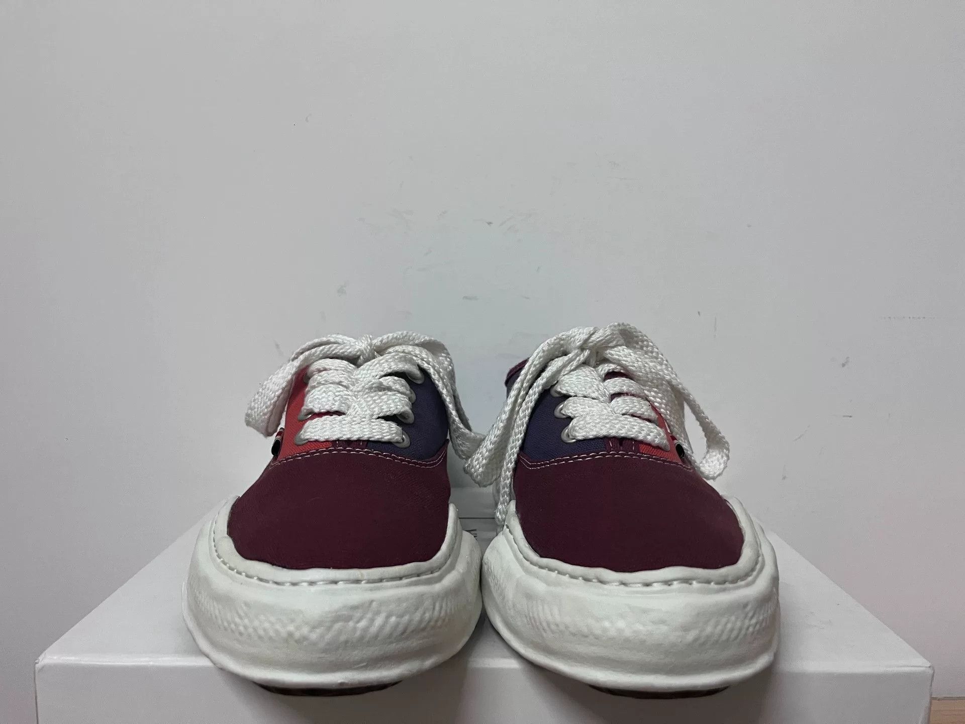 Bottega Veneta Bottega Veneta Retro Orange Lowtop Sneakers 9 Men Size US 9 / EU 42 - 5 Thumbnail